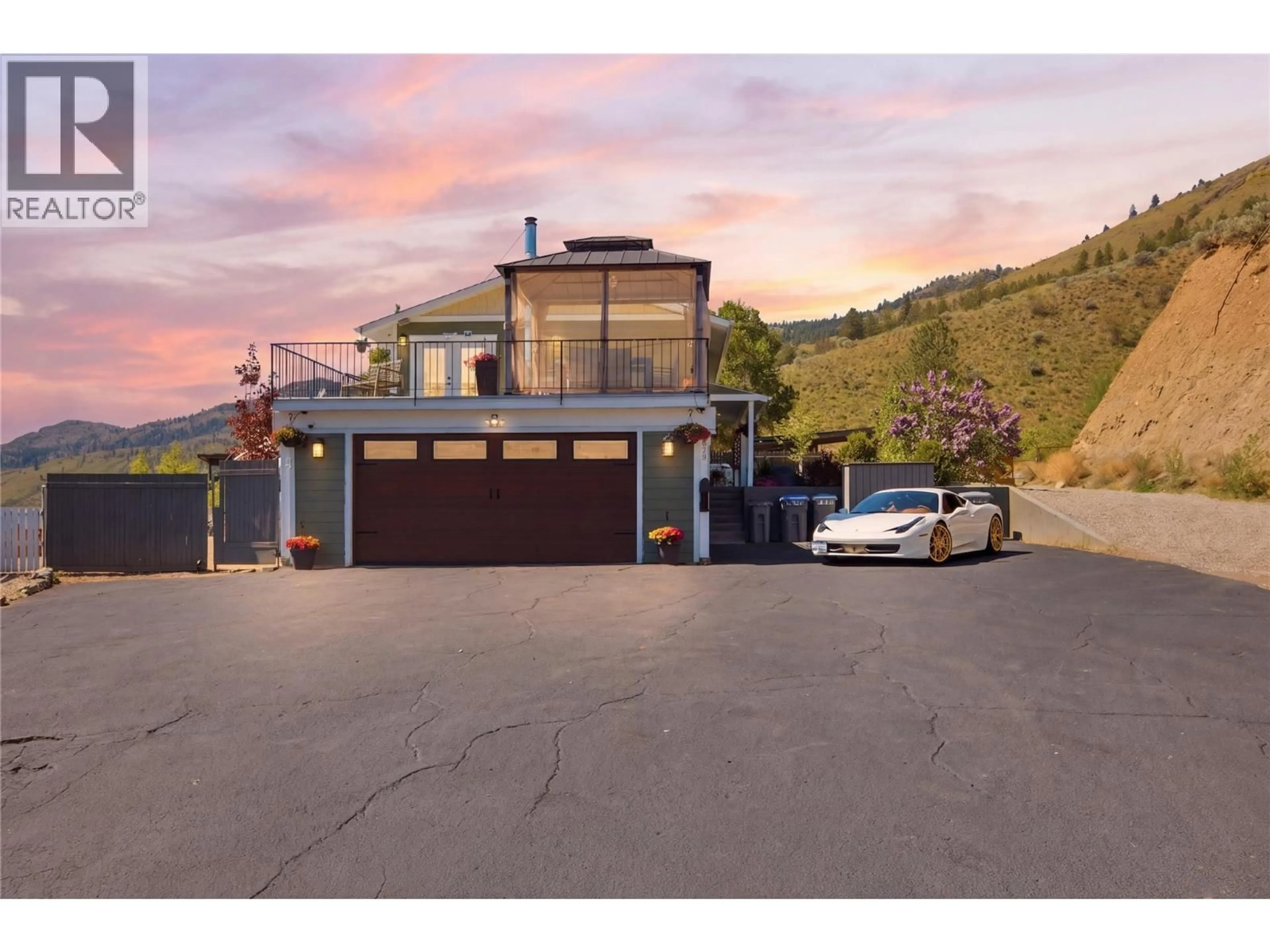 Indoor garage for 899 IDA LANE, Kamloops British Columbia V2B6V2