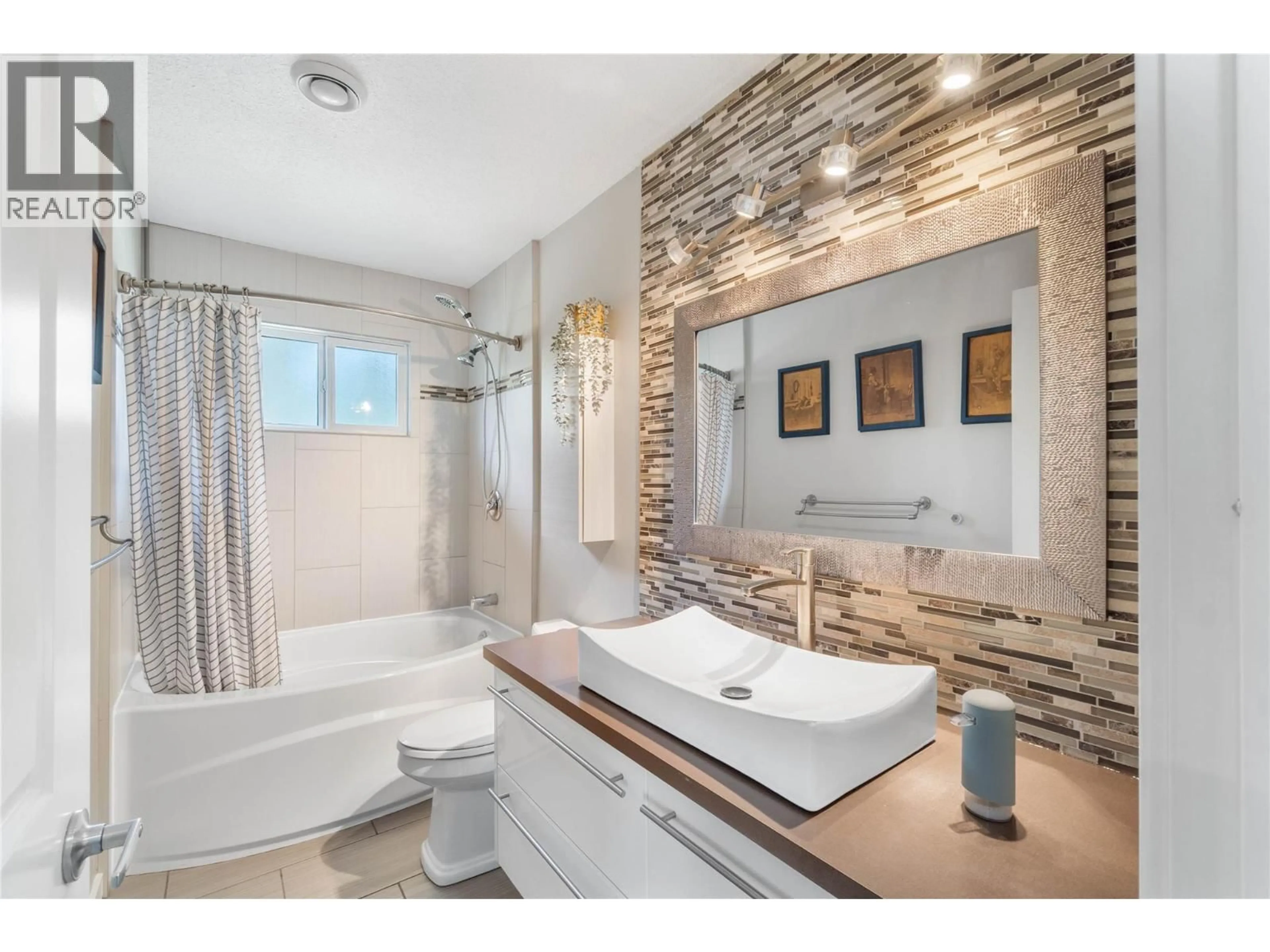 Contemporary bathroom, ceramic/tile floor for 4857 BOLEAN DRIVE, Kamloops British Columbia V2H1M3