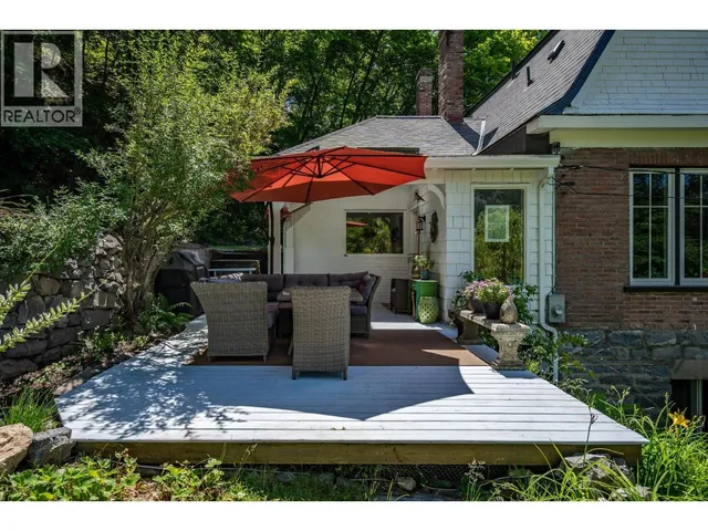 519 CEDAR STREET, Nelson 4
