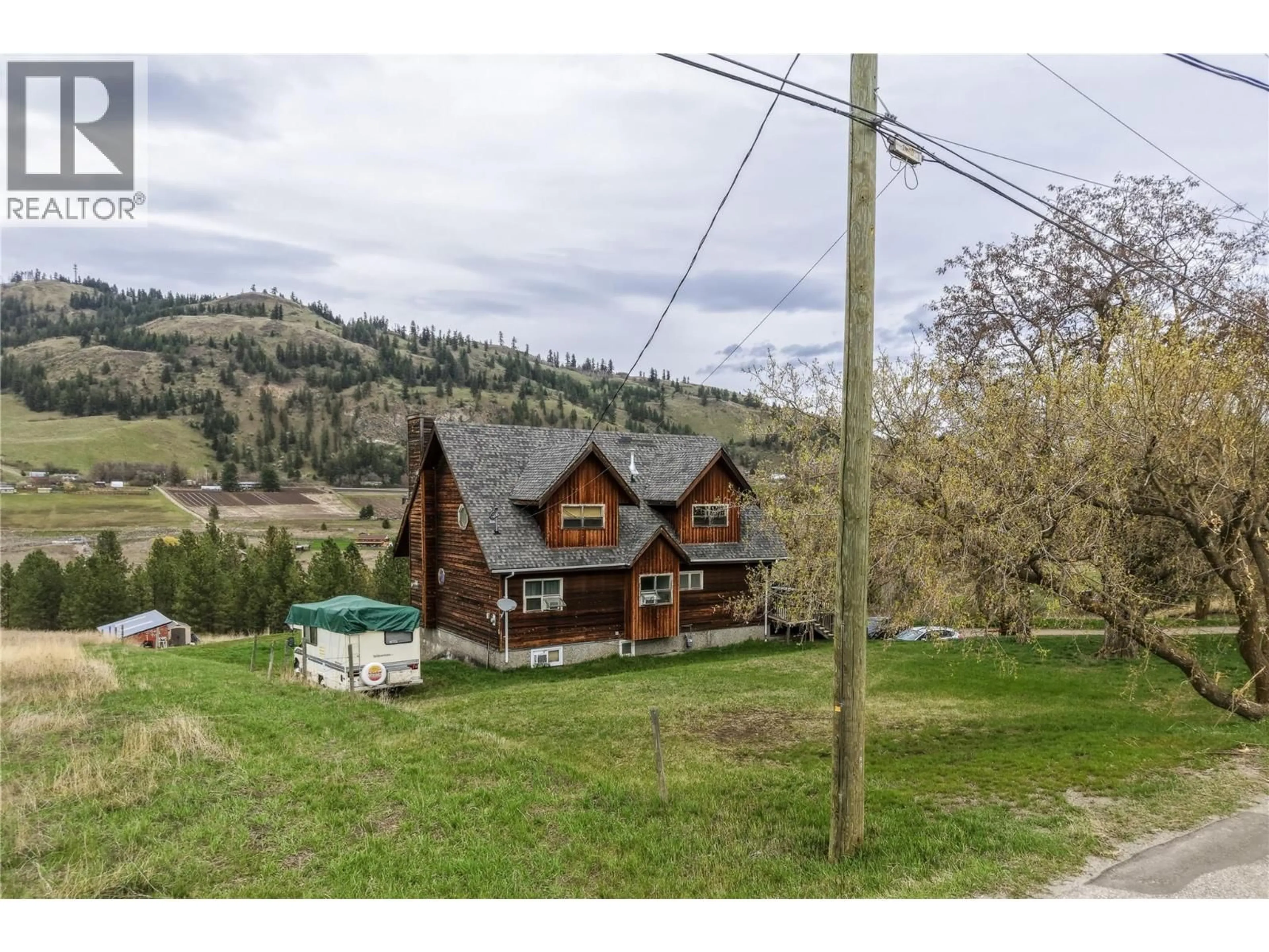 A pic from outside/outdoor area/front of a property/back of a property/a pic from drone, mountain view for 4864 SOUTH GRANDVIEW FLATS ROAD, Spallumcheen British Columbia V4Y0P5