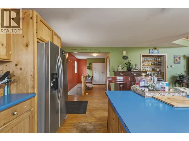 4864 SOUTH GRANDVIEW FLATS ROAD, Spallumcheen 5