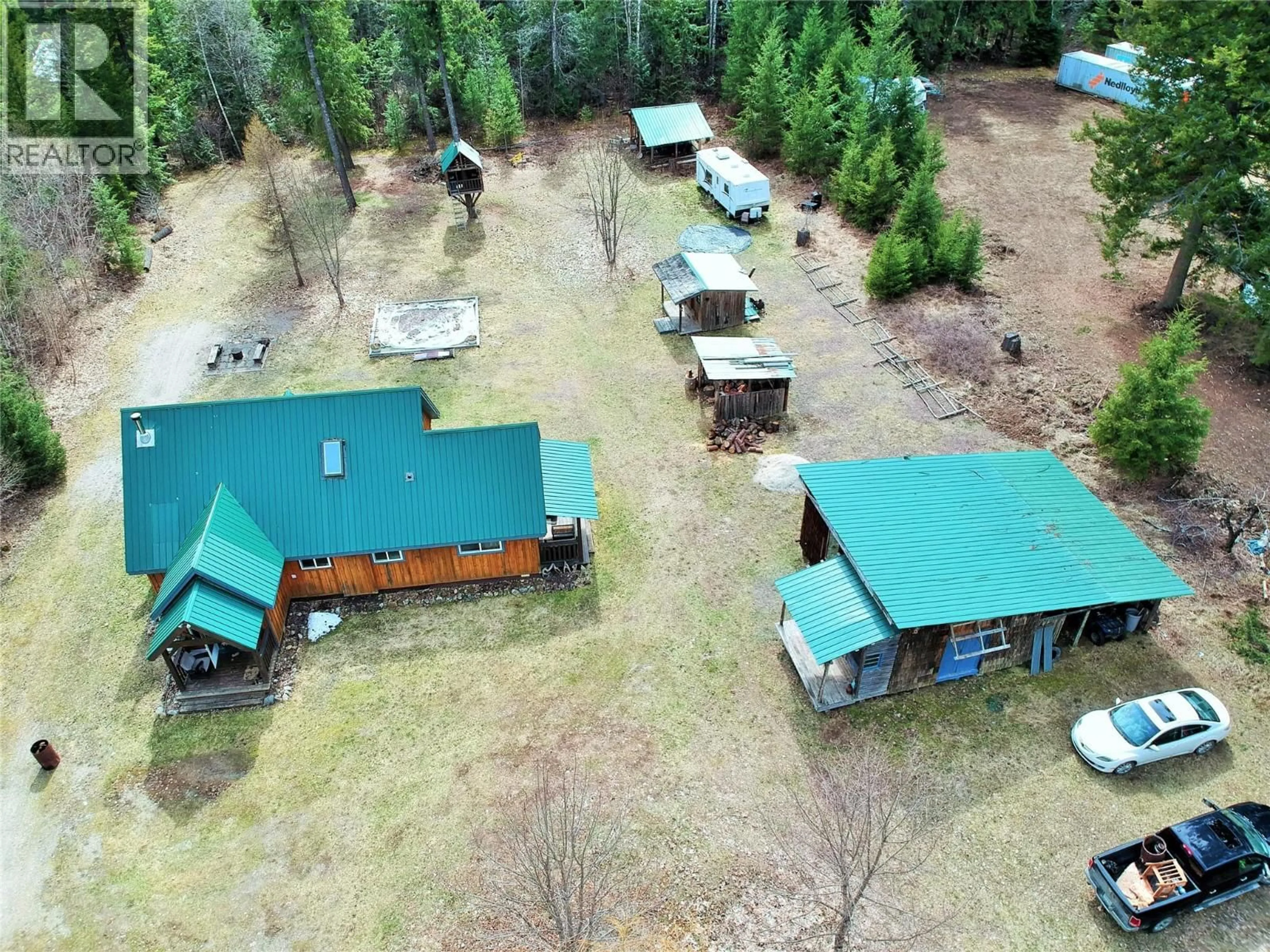 A pic from outside/outdoor area/front of a property/back of a property/a pic from drone, unknown for 3690 NORTHWAY ROAD, Malakwa British Columbia V0E2V0