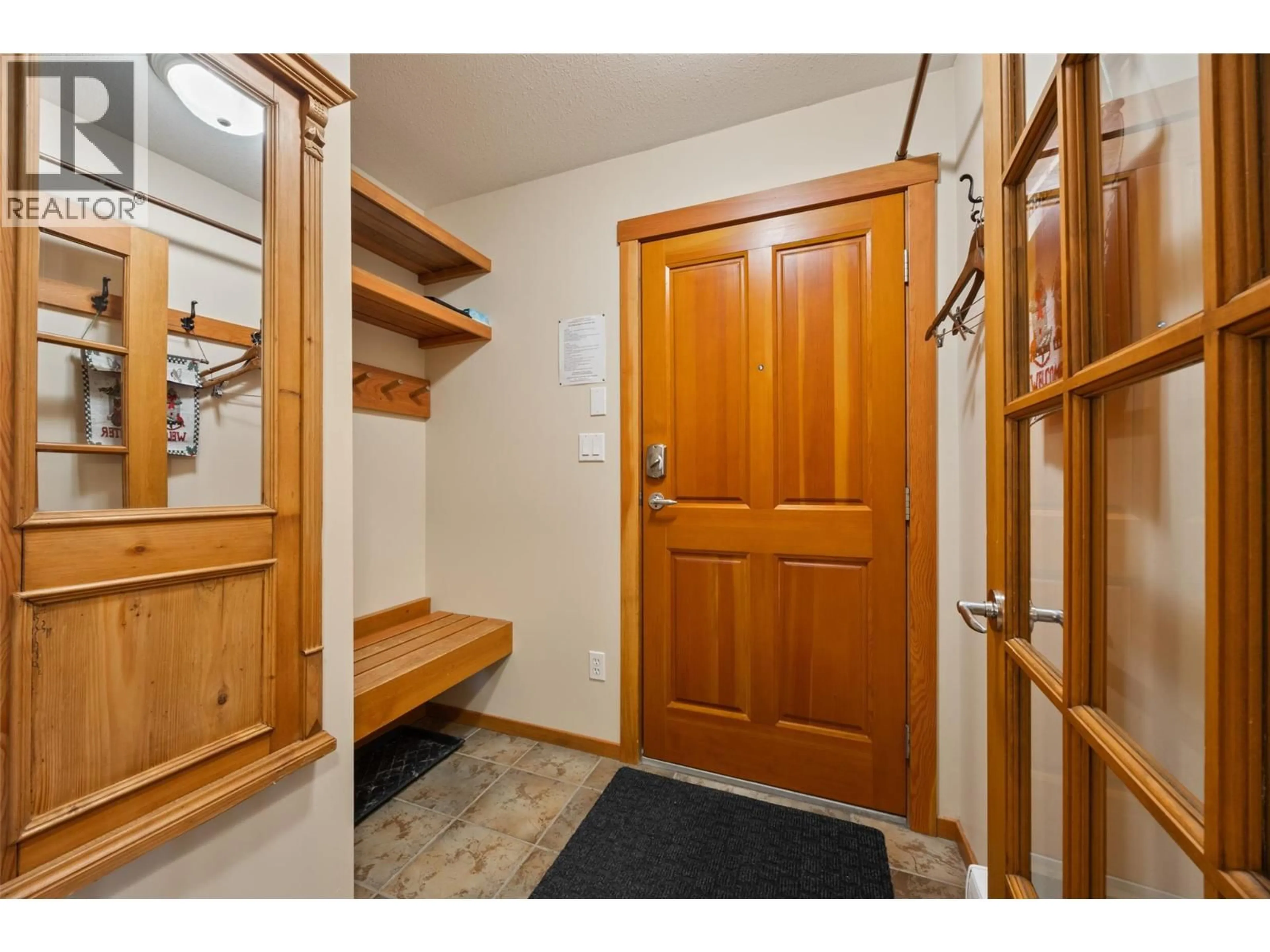 Indoor entryway for 27 - 4000 SUNDANCE DRIVE, Sun Peaks British Columbia V0E5N0