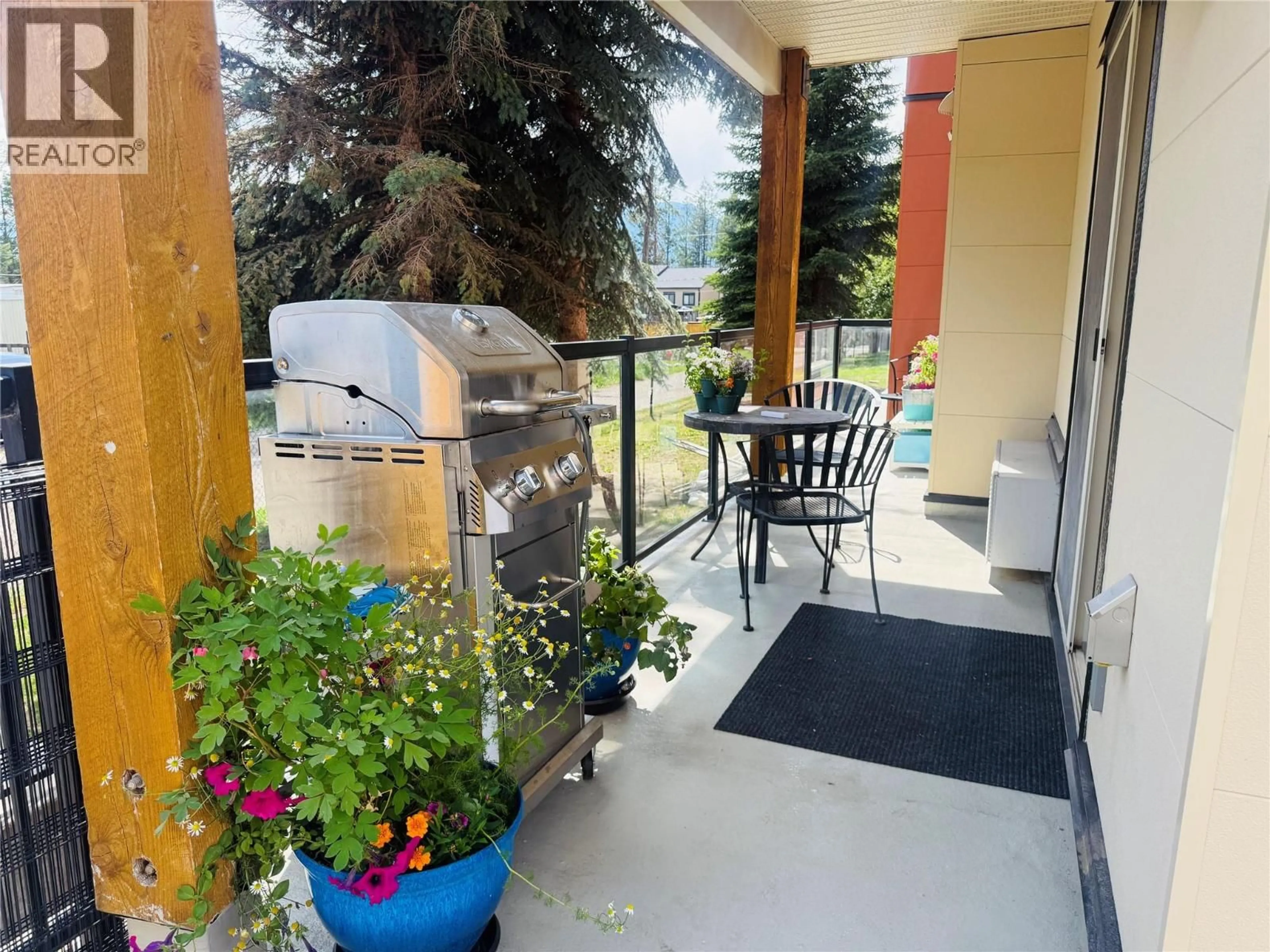 Patio, unknown for 110 - 4874 STANLEY STREET, Radium Hot Springs British Columbia V0A1M0