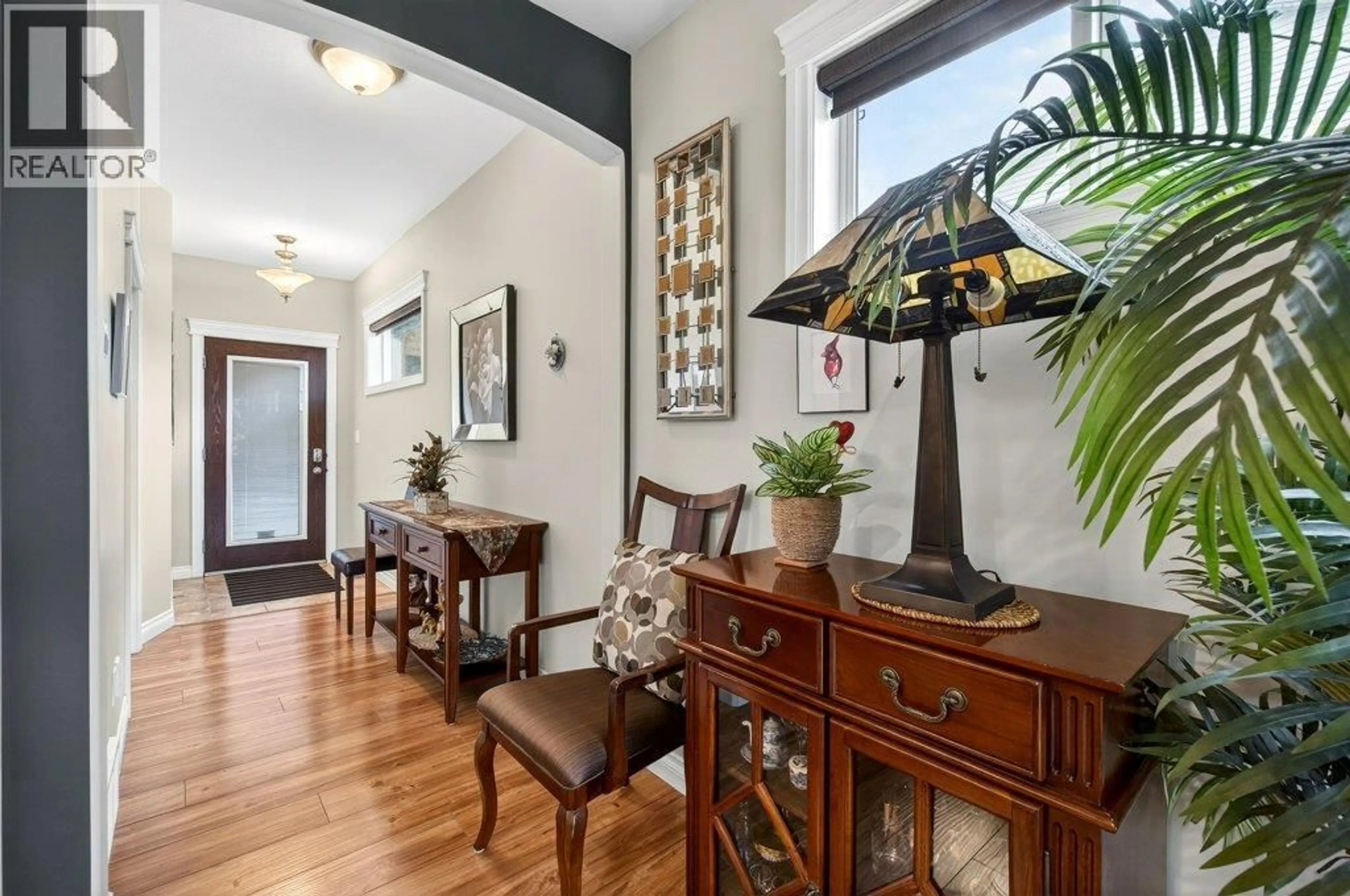 Indoor entryway for 19 - 2850 7 AVENUE NORTHEAST, Salmon Arm British Columbia V1E0B7