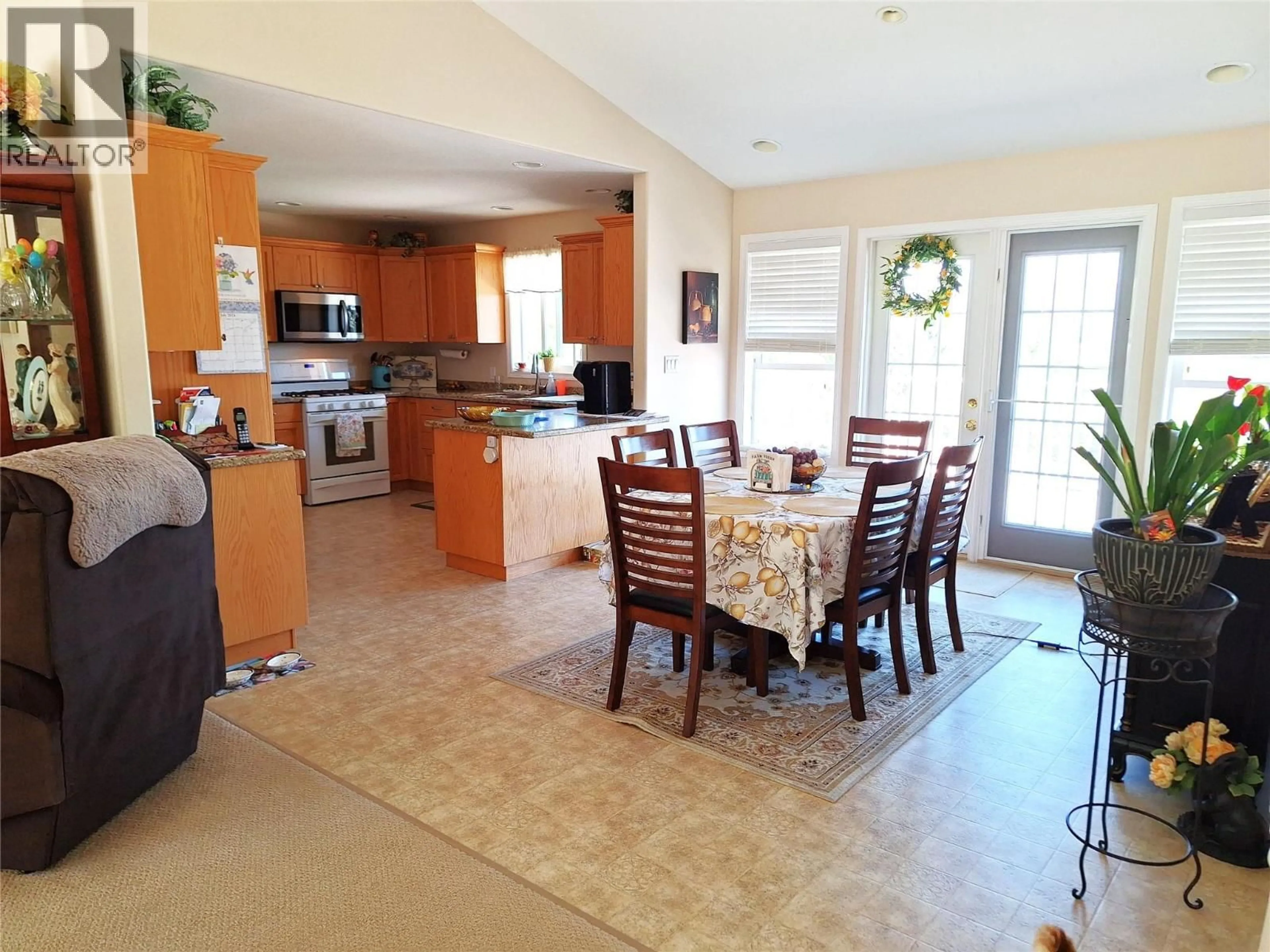 Open concept kitchen, ceramic/tile floor for 1406 HUCKLEBERRY DRIVE, Sorrento British Columbia V0E2W1