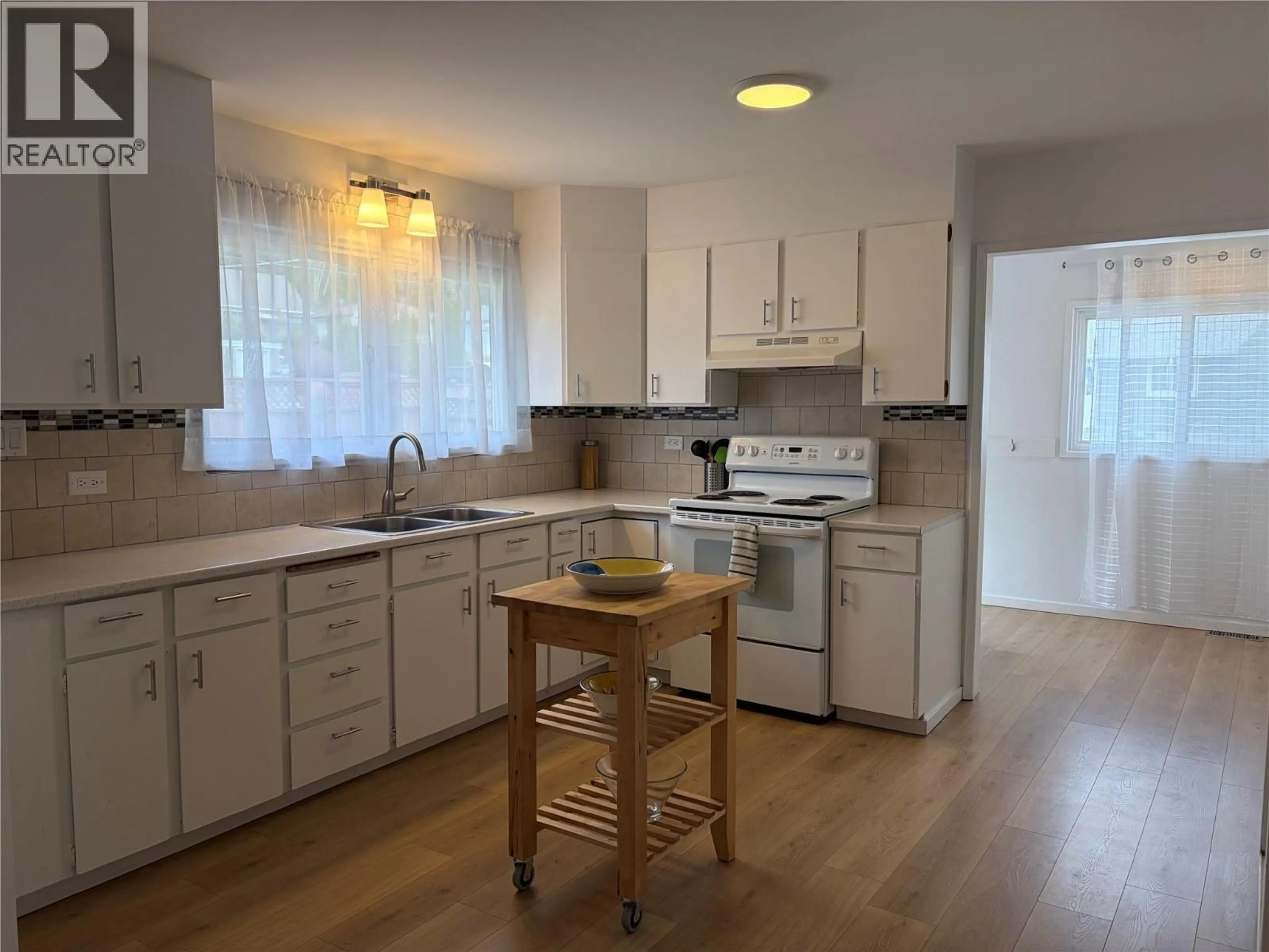 Standard kitchen, unknown for 3091 HIGHWAY DRIVE, Trail British Columbia V1R2T2