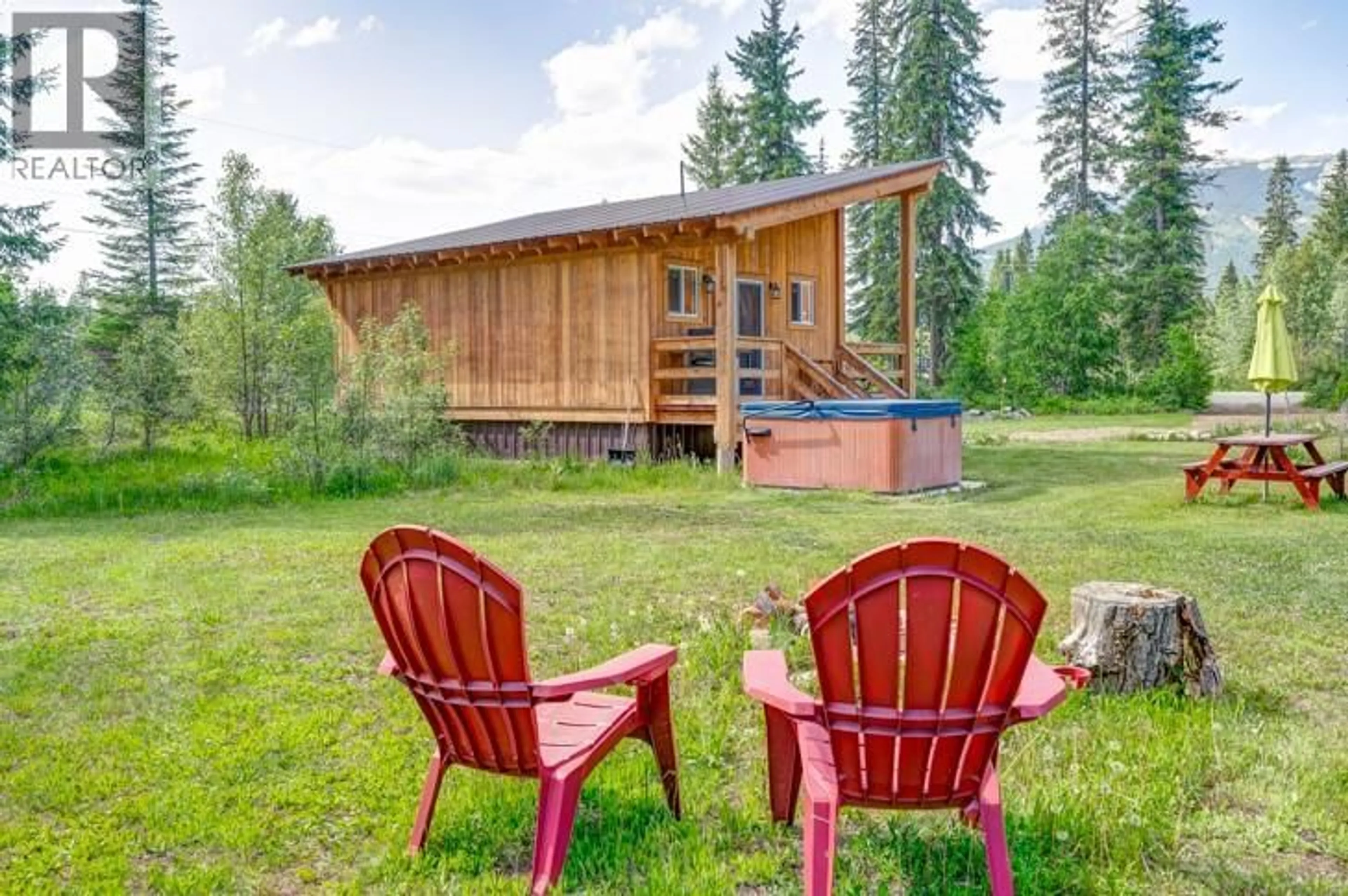 Patio, unknown for B-1732 OBERG JOHNSON ROAD, Golden British Columbia V0A1H1