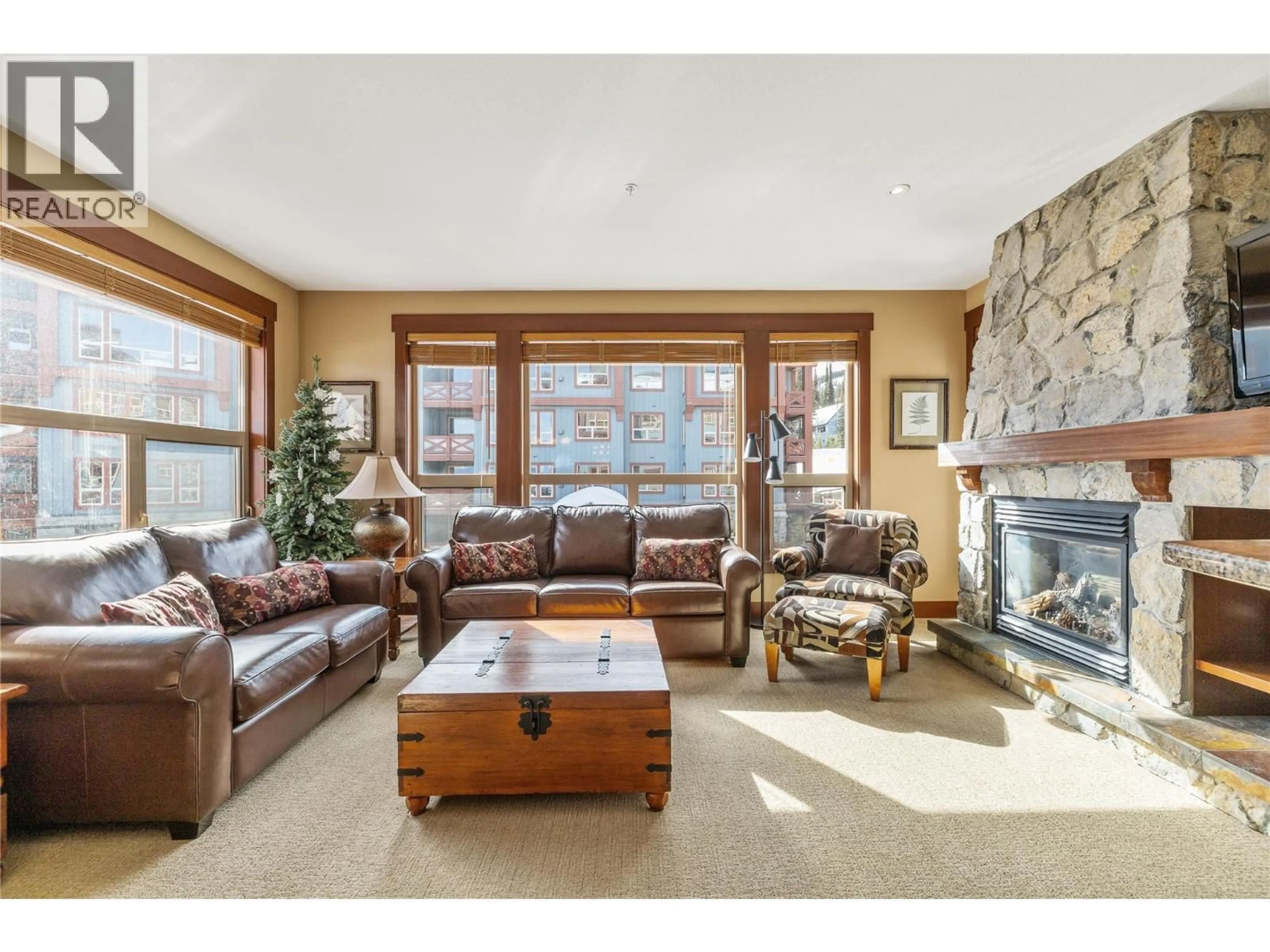 Living room with furniture, unknown for 201 - 5259 BIG WHITE ROAD, Big White British Columbia V1P1P3