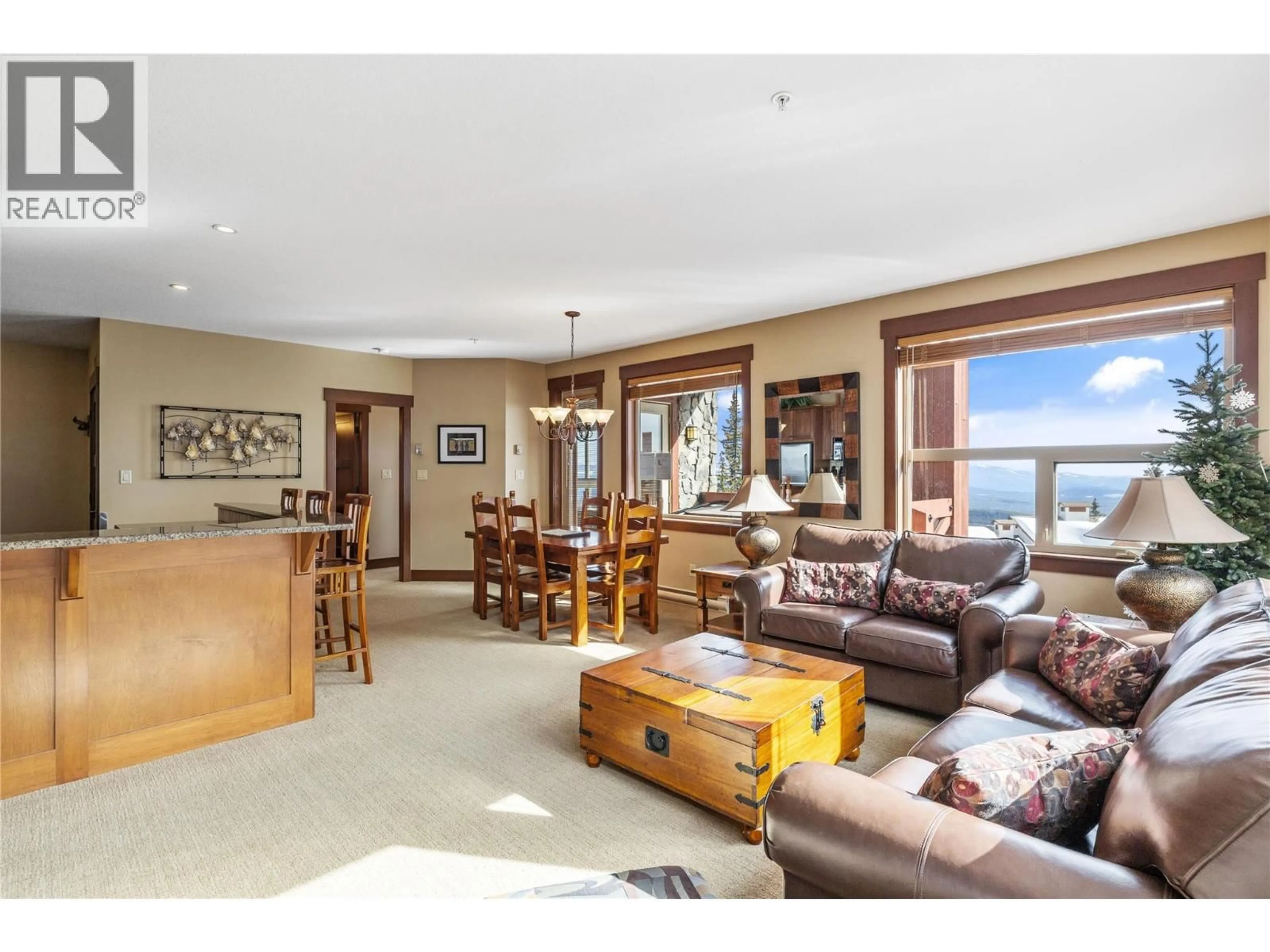 Living room with furniture, unknown for 201 - 5259 BIG WHITE ROAD, Big White British Columbia V1P1P3