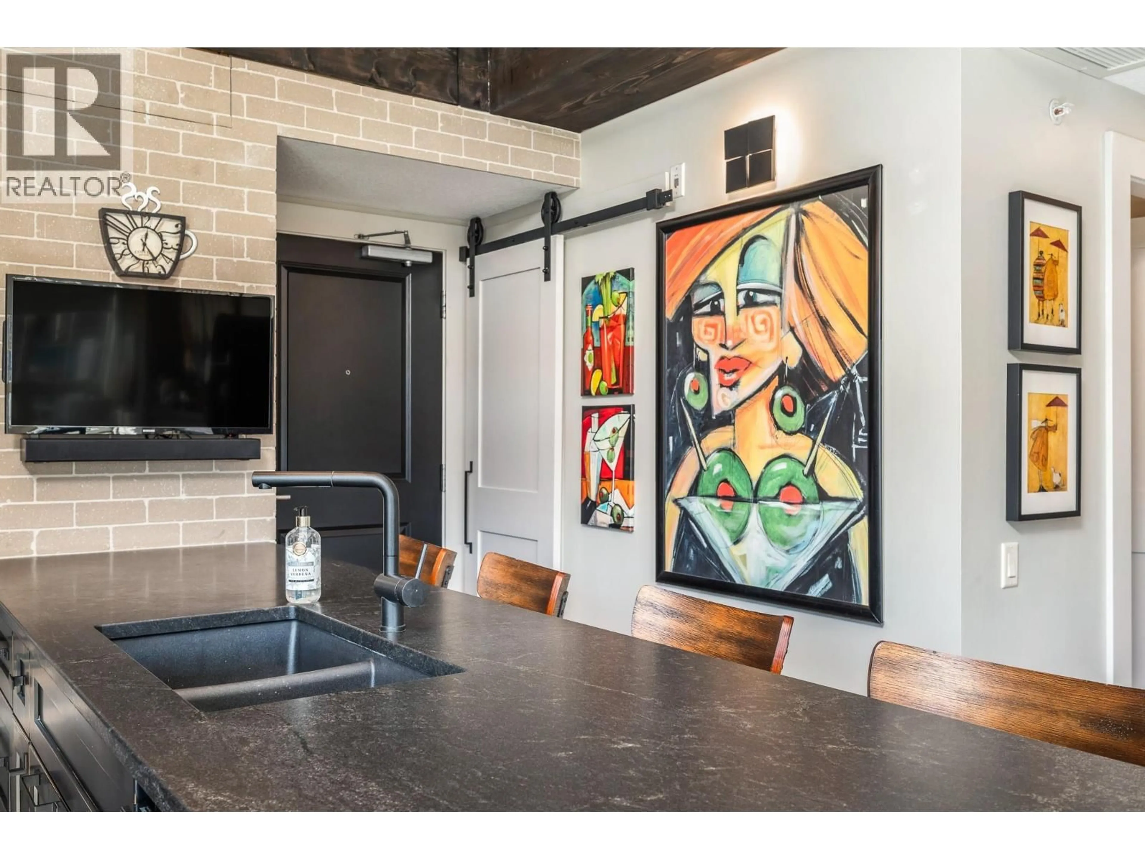 Contemporary kitchen, unknown for 432 - 101 VILLAGE CENTRE COURT, Vernon British Columbia V1H1Y8