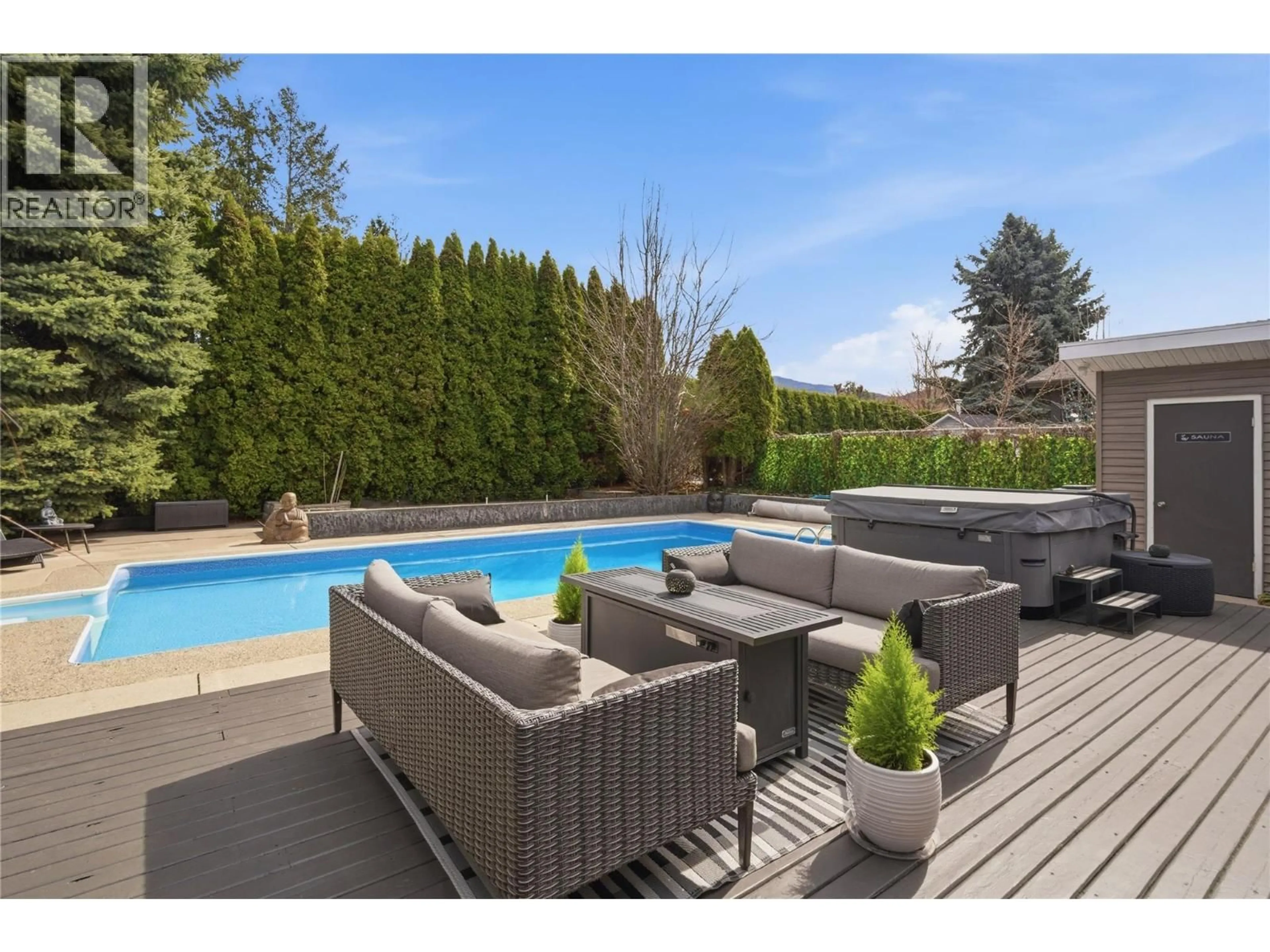 Patio, street for 4337 DUNVEGAN COURT, Kelowna British Columbia V1W2L6