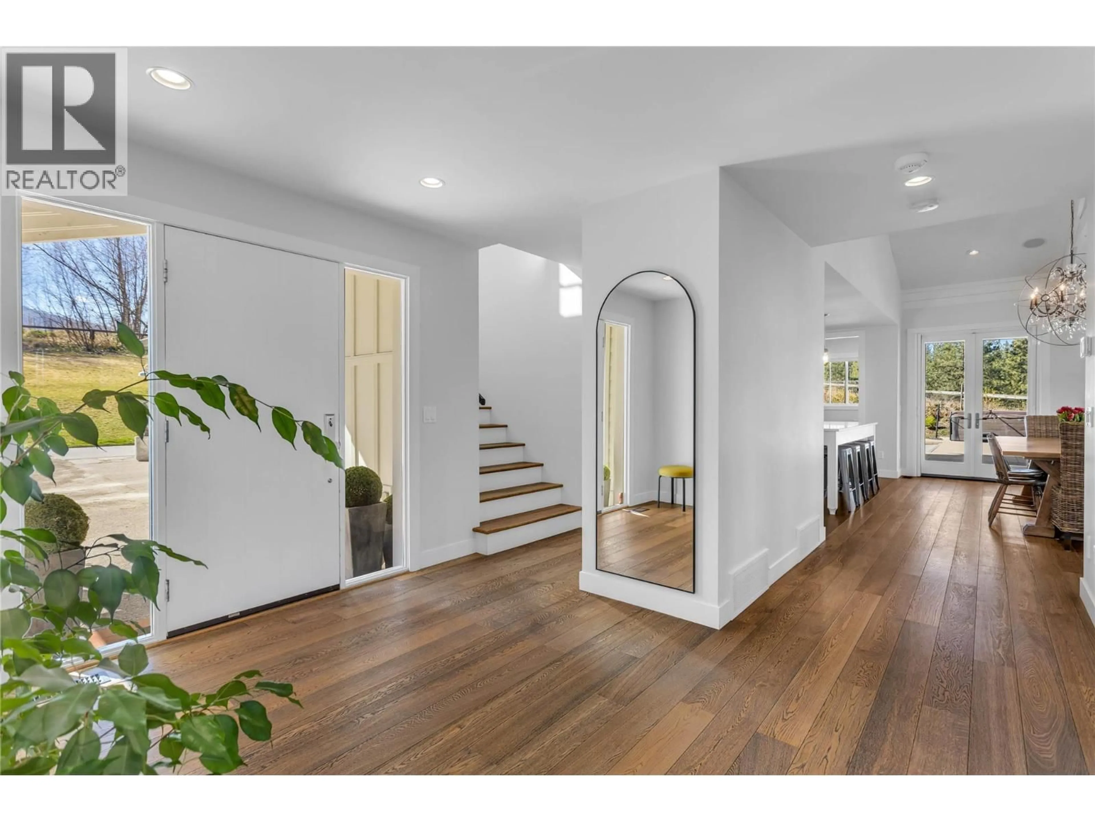 Indoor entryway for 2376 SAUCIER ROAD, Kelowna British Columbia V1W4B8