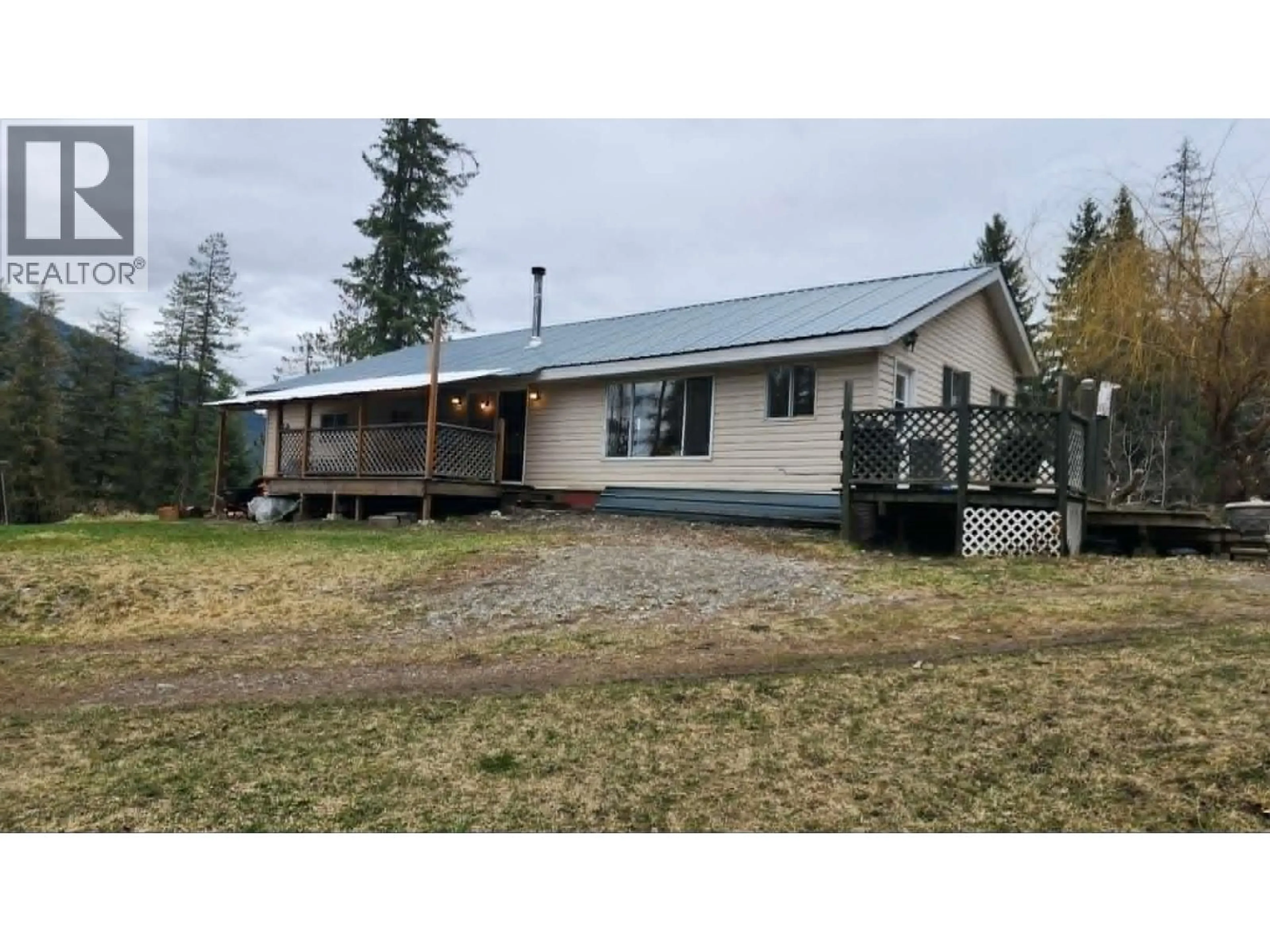A pic from outside/outdoor area/front of a property/back of a property/a pic from drone, building for 12 SPECHT ROAD, Cherryville British Columbia V0E2G3