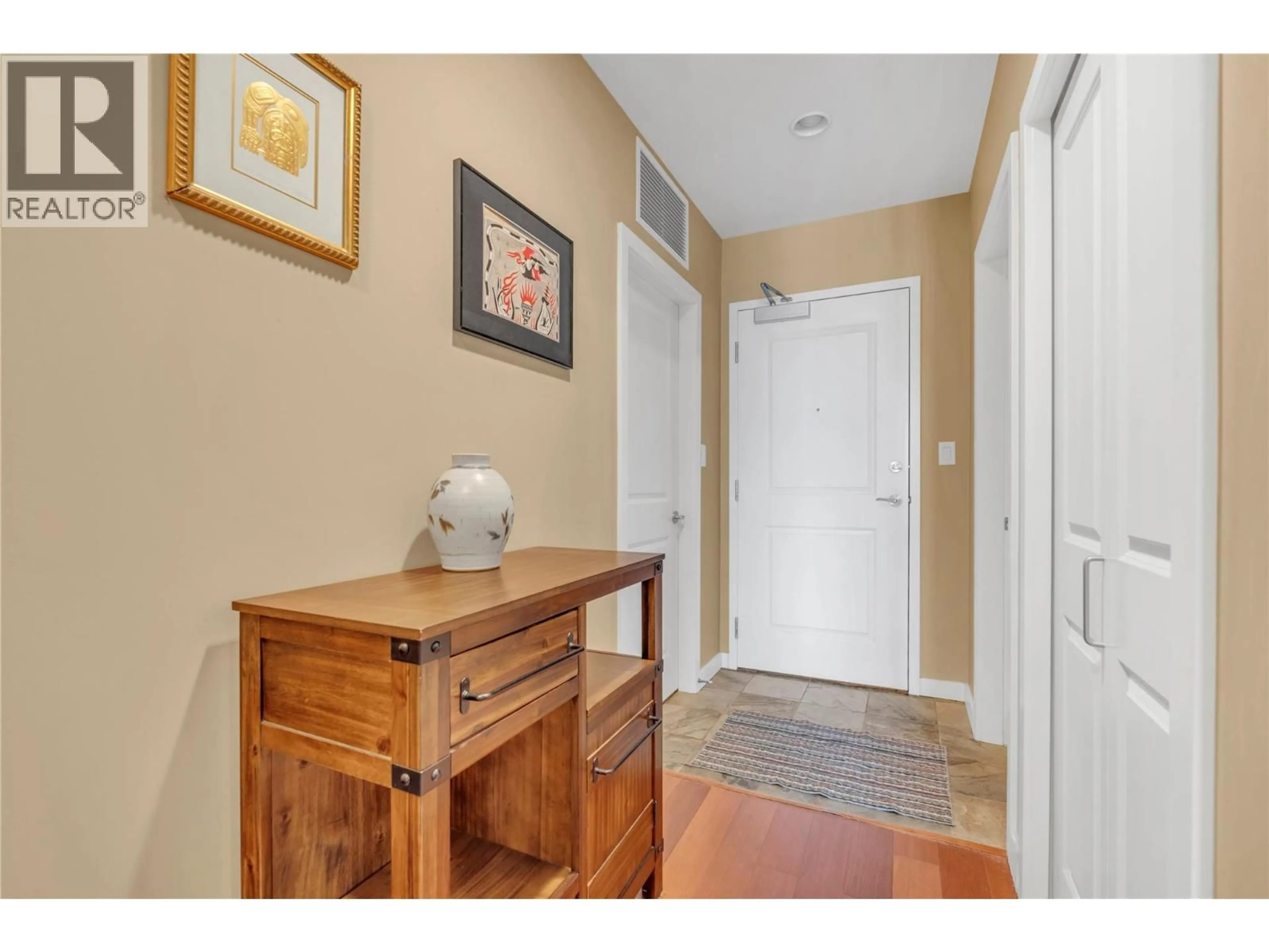 Indoor entryway for 201 - 3301 SKAHA LAKE ROAD, Penticton British Columbia V2A6G6