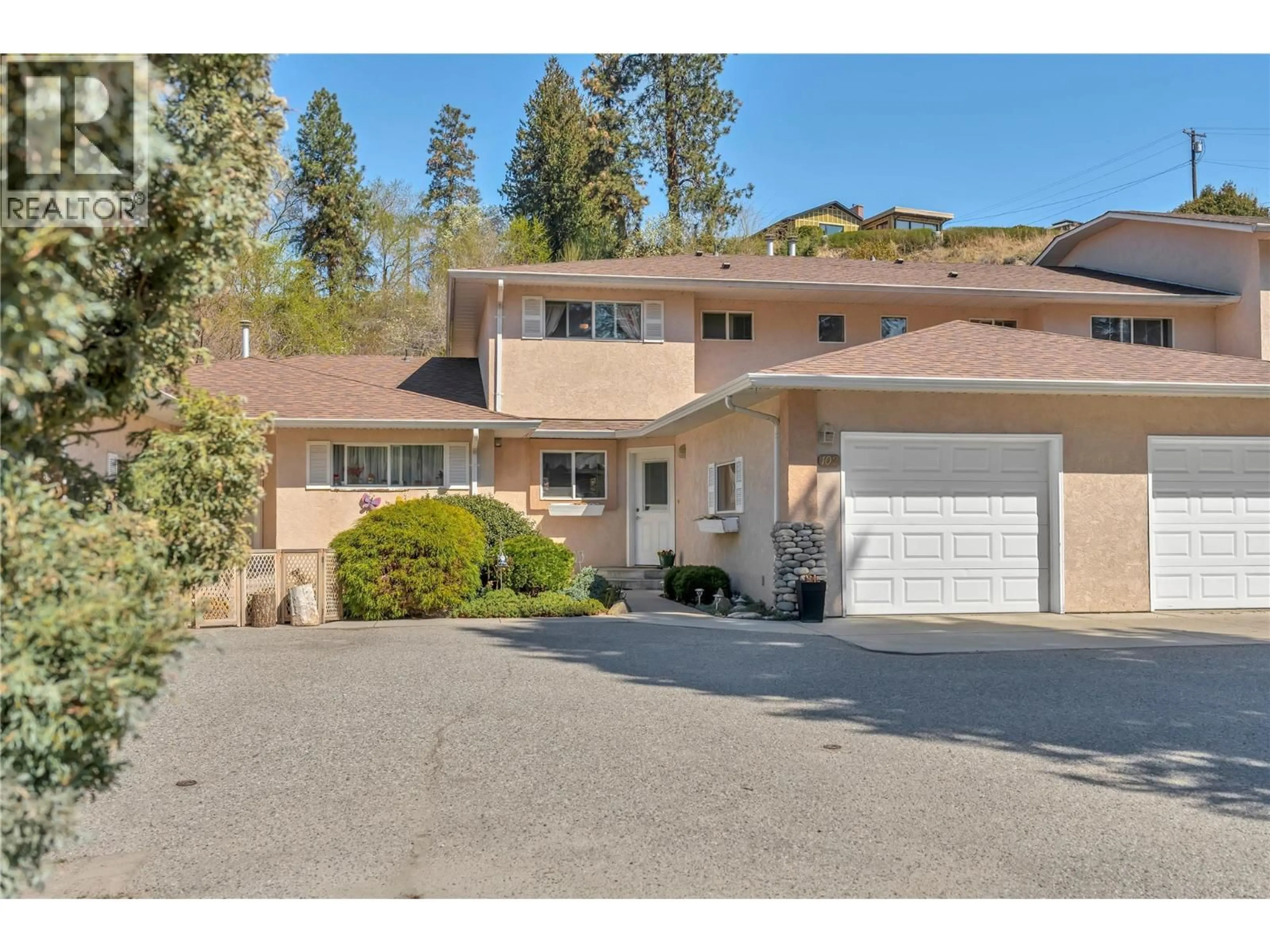 Home with vinyl exterior material, mountain view for 102 - 955 ROBINSON AVENUE, Naramata British Columbia V0H1N1