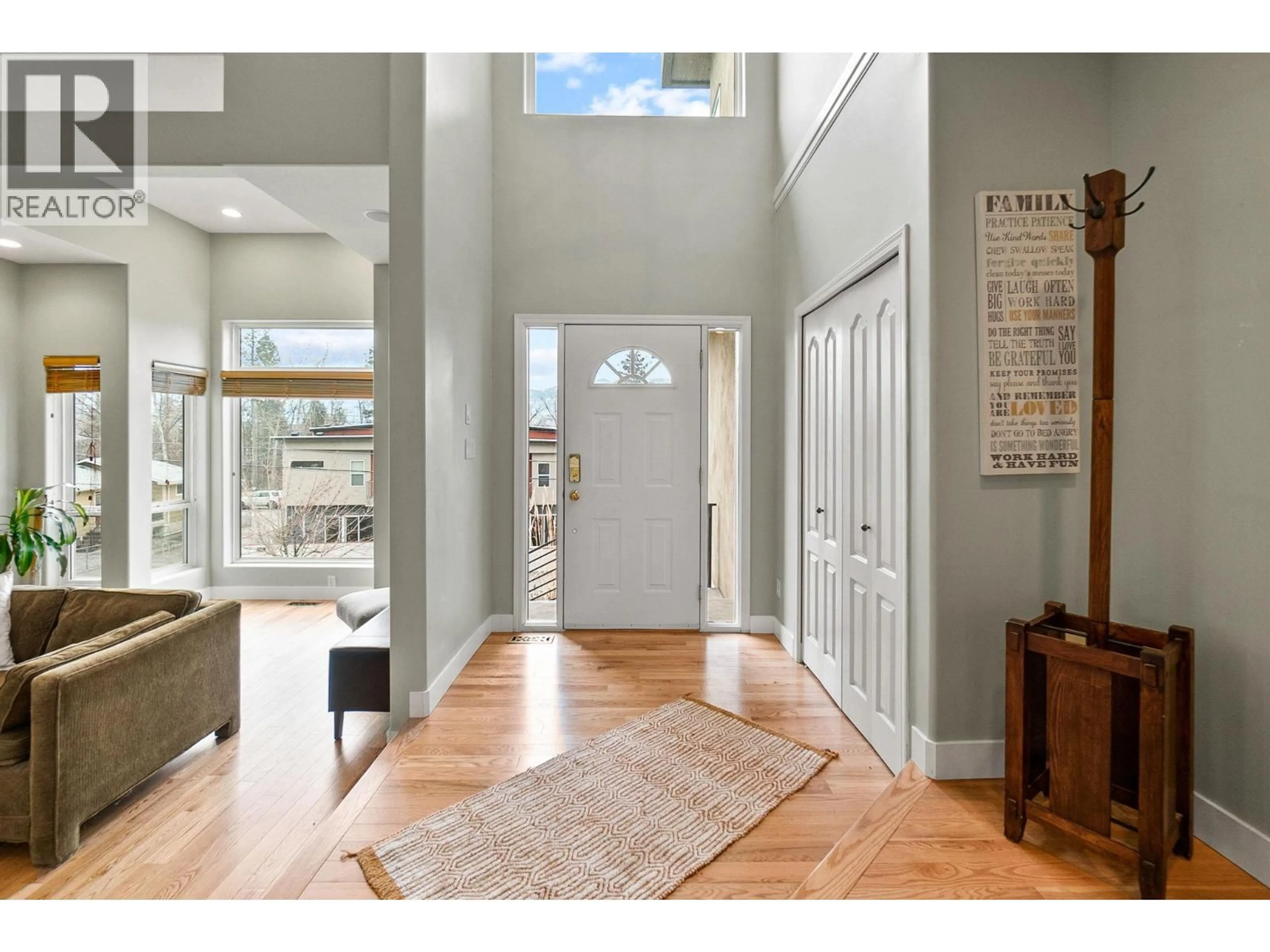 Indoor entryway for 712 CREEKSIDE ROAD, Penticton British Columbia V2A2C4