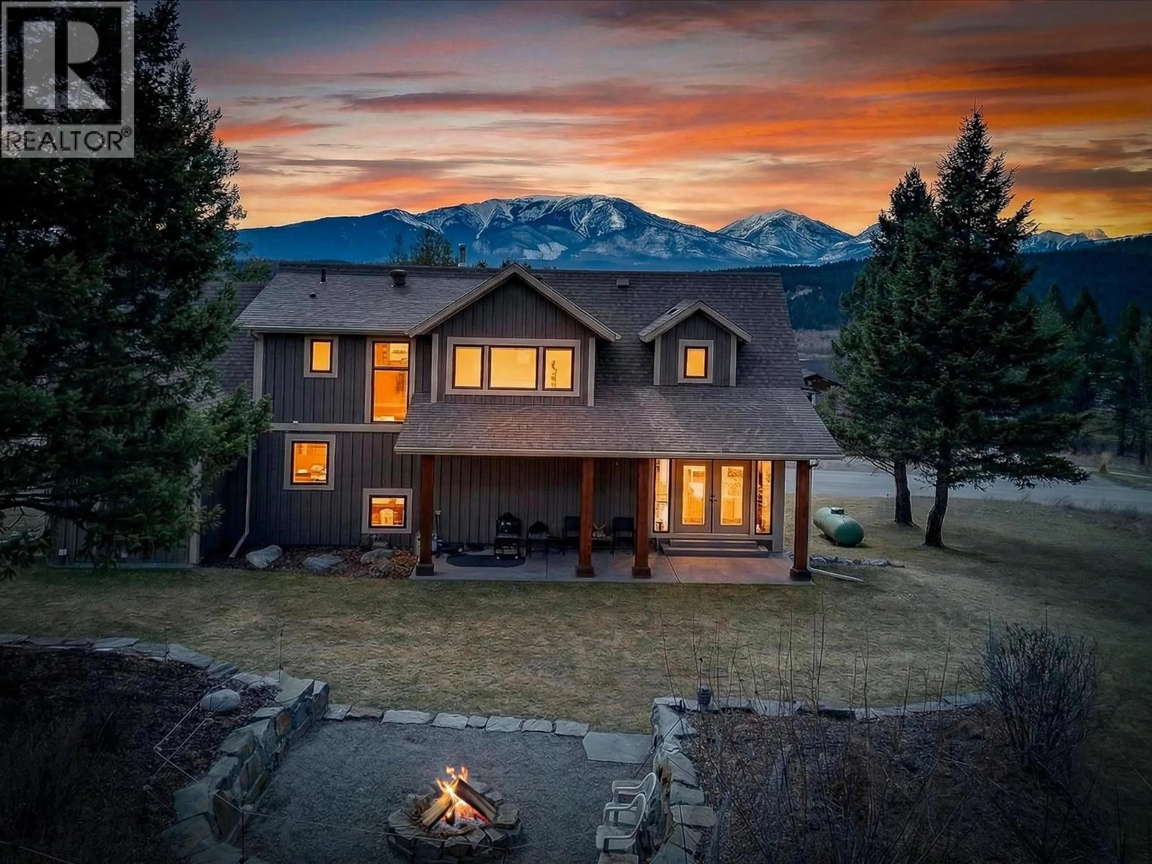 A pic from outside/outdoor area/front of a property/back of a property/a pic from drone, mountain view for 7540 SPRINGS TERRACE, Radium Hot Springs British Columbia V0A1M0