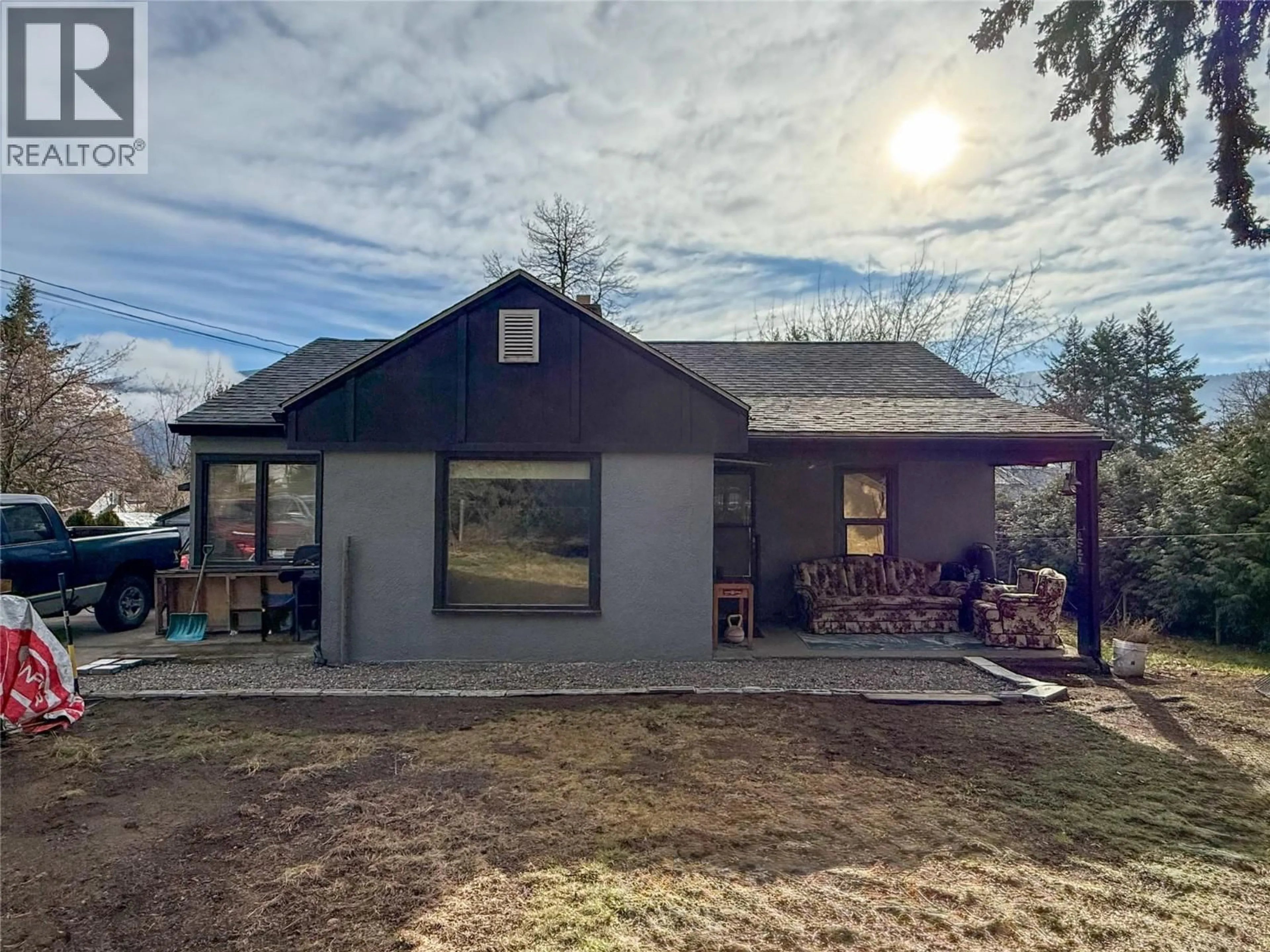 A pic from outside/outdoor area/front of a property/back of a property/a pic from drone, street for 2533 COLUMBIA AVENUE, Castlegar British Columbia V1N2X4