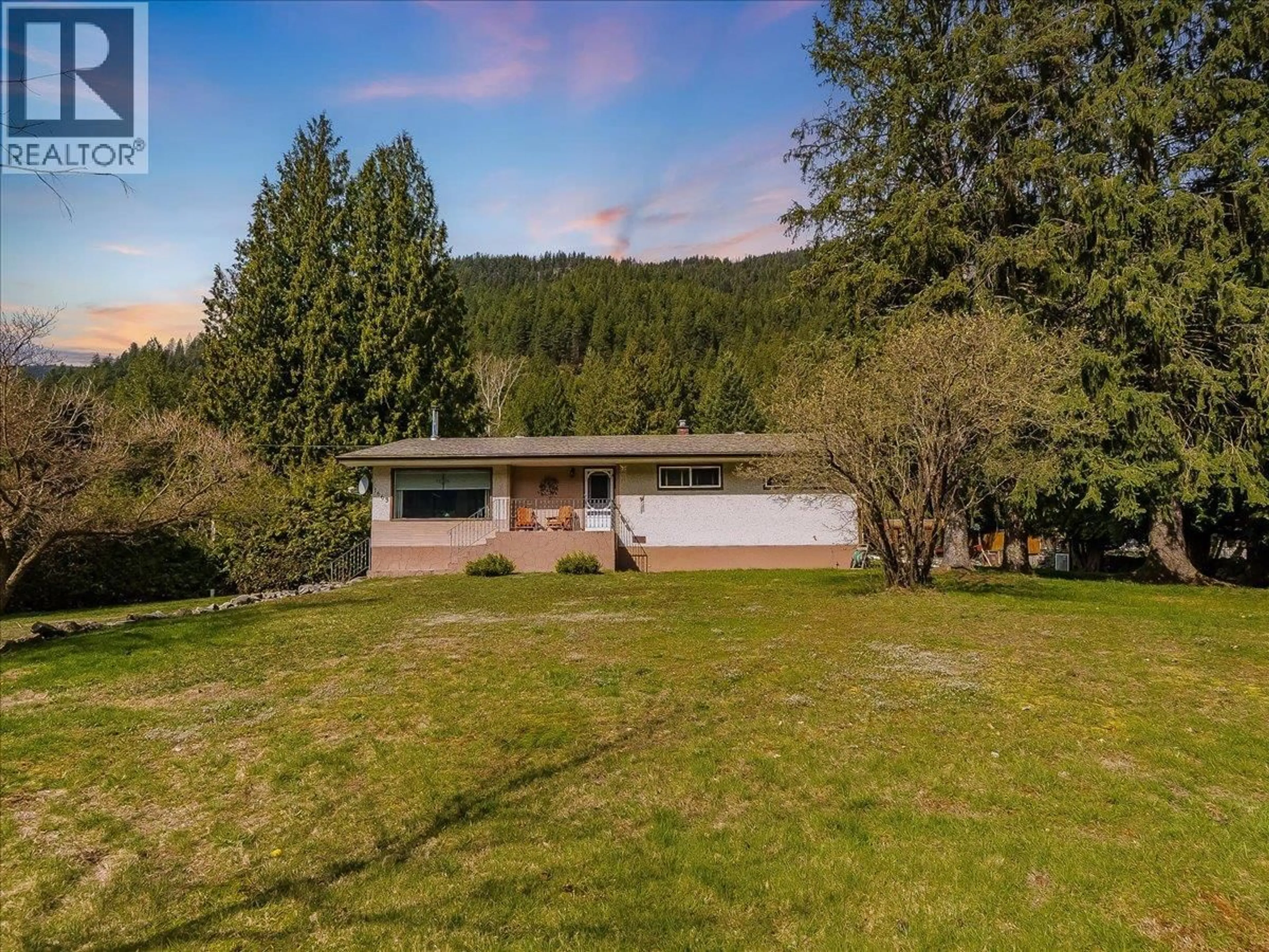 A pic from outside/outdoor area/front of a property/back of a property/a pic from drone, unknown for 1663 MORAN ROAD ROAD, Thrums British Columbia V1N4N5