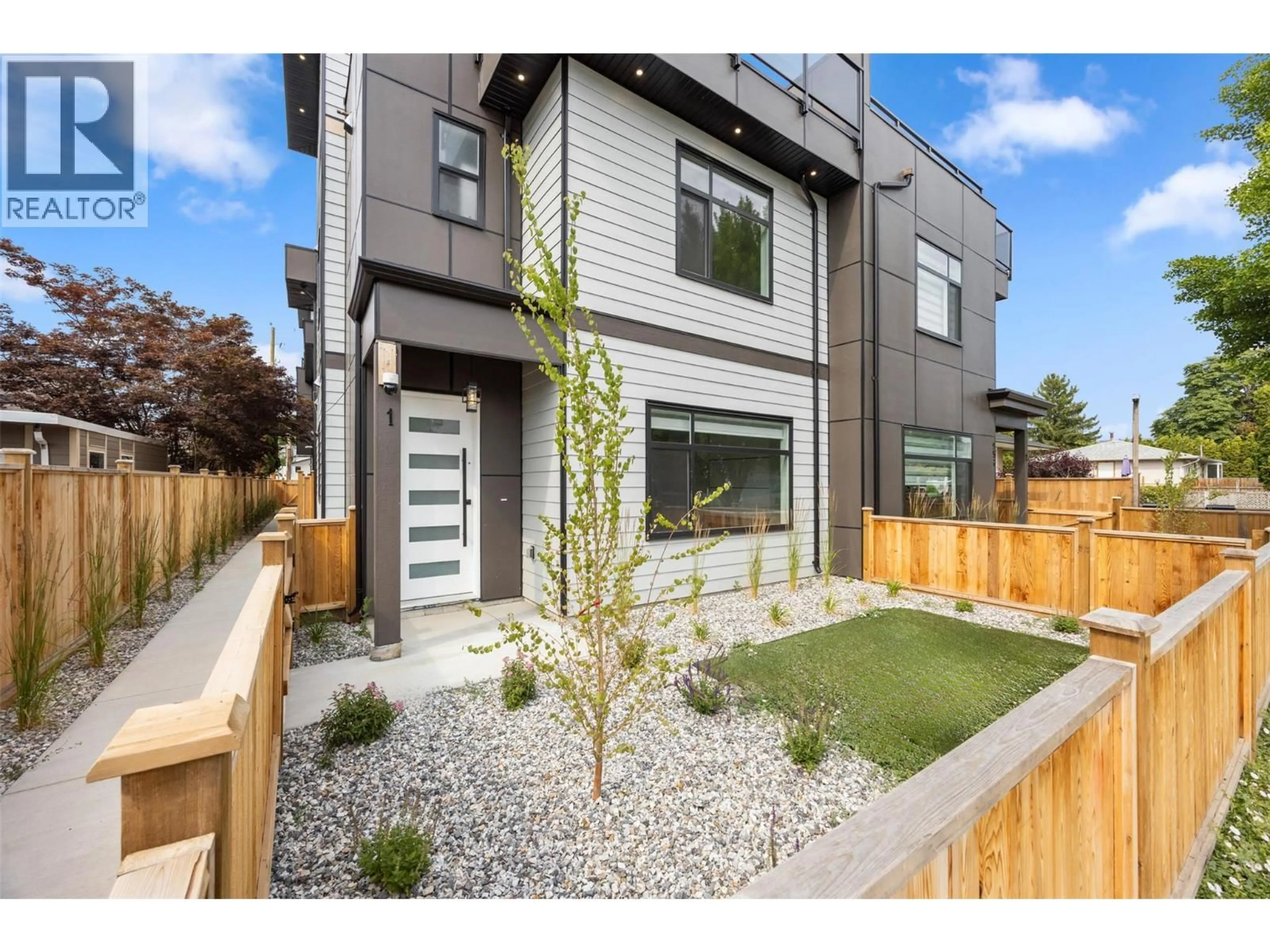 Unknown for 1 - 954 STOCKWELL AVENUE, Kelowna British Columbia V1Y6W2