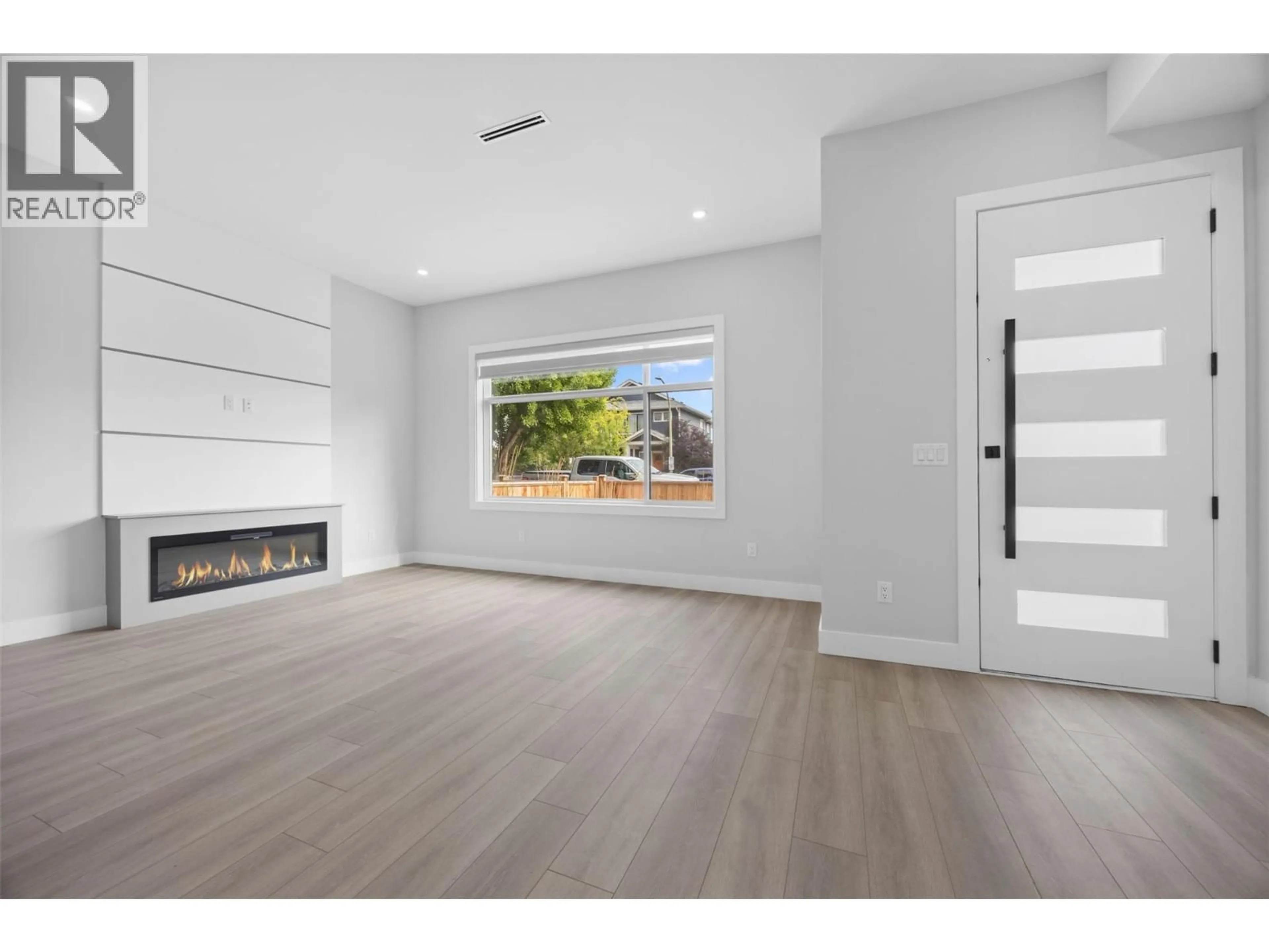 A pic of a room for 2 - 954 STOCKWELL AVENUE, Kelowna British Columbia V1Y6W2