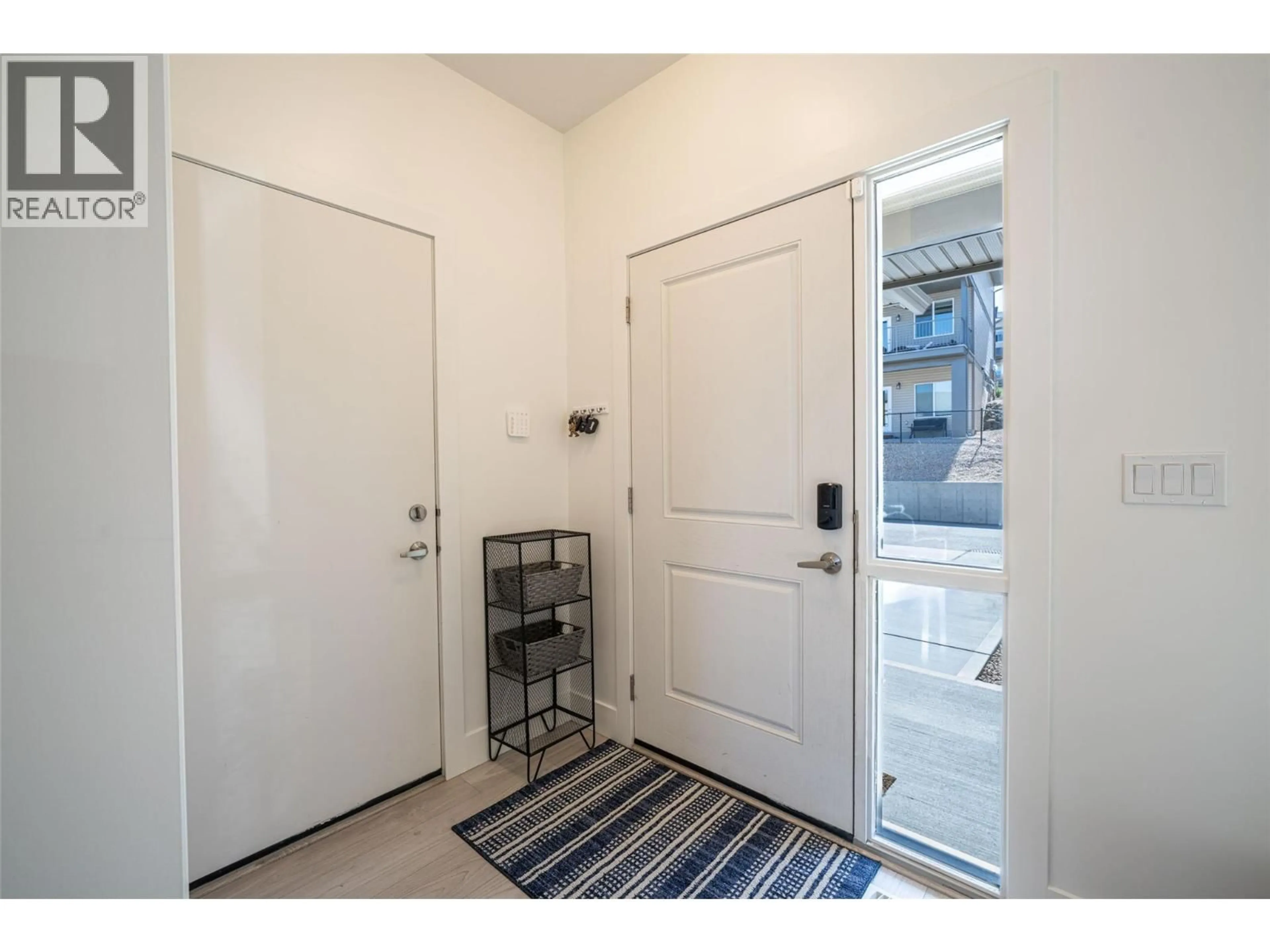 Indoor entryway for 79 - 933 MT ROBSON PLACE, Vernon British Columbia V1B4G4