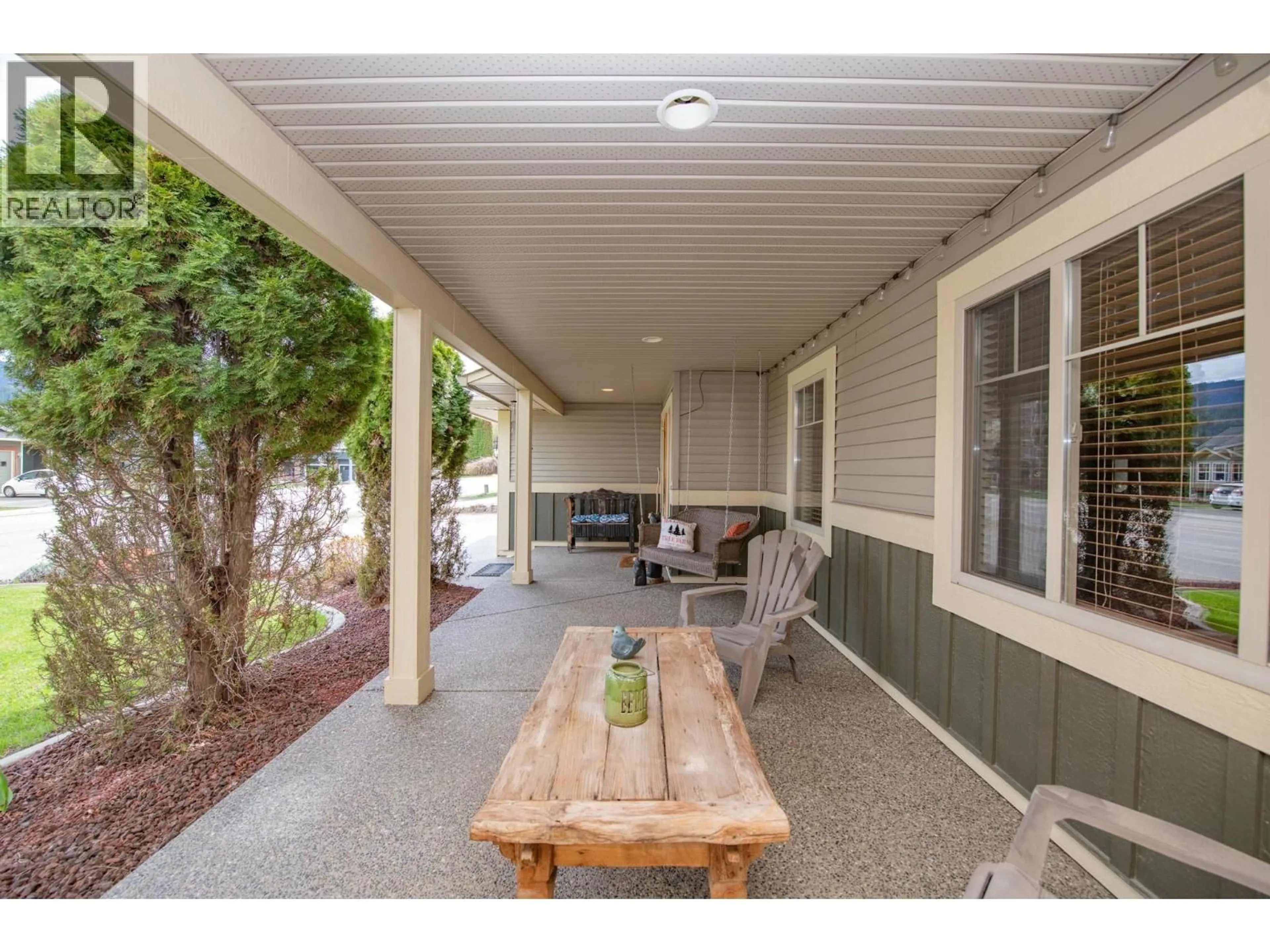 Patio, water/lake/river/ocean view for 523 MIDDLETON WAY, Coldstream British Columbia V1B3Z8