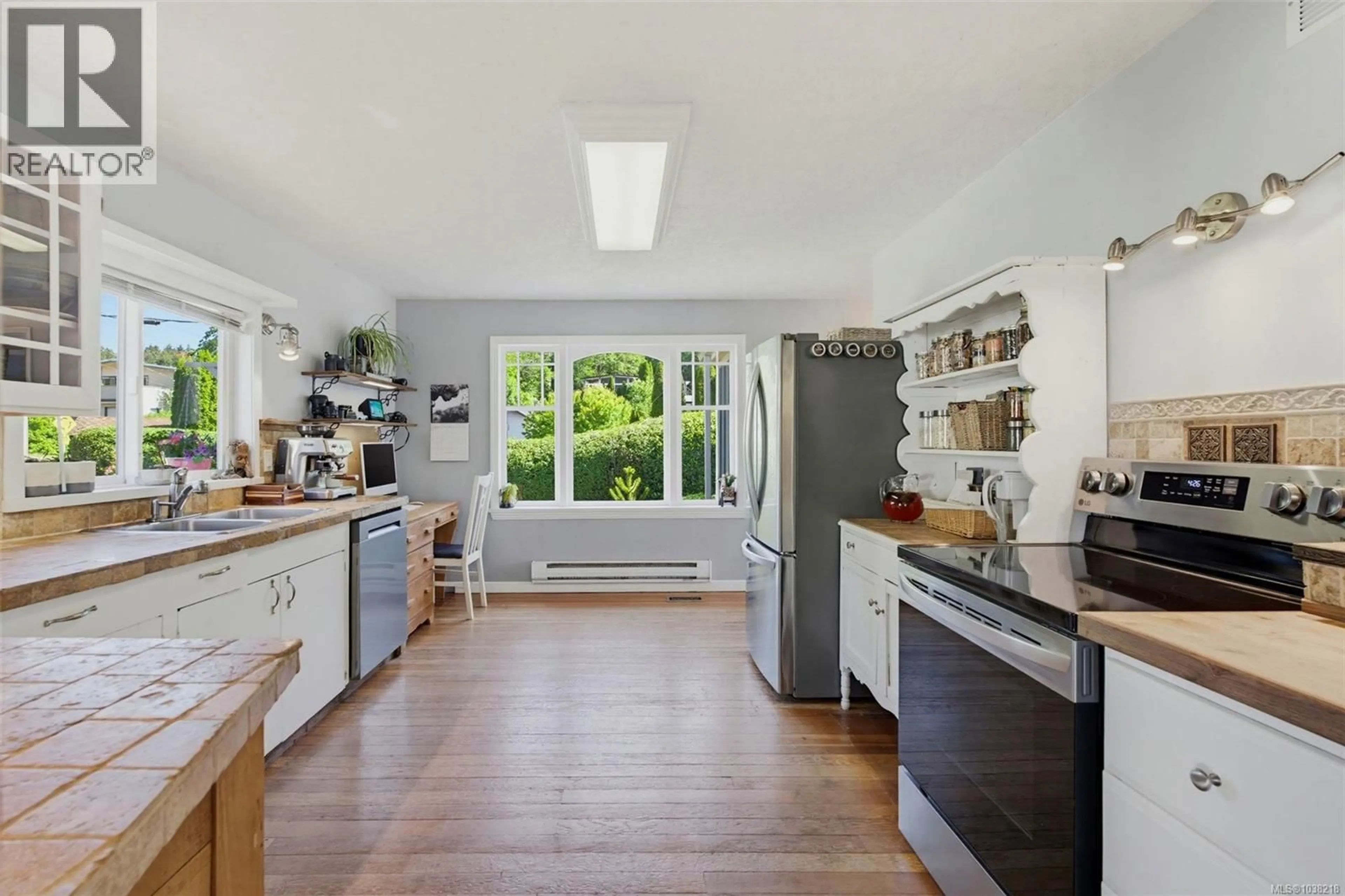 Unknown for 37 COWICHAN AVENUE WEST, Lake Cowichan British Columbia V0R2G0