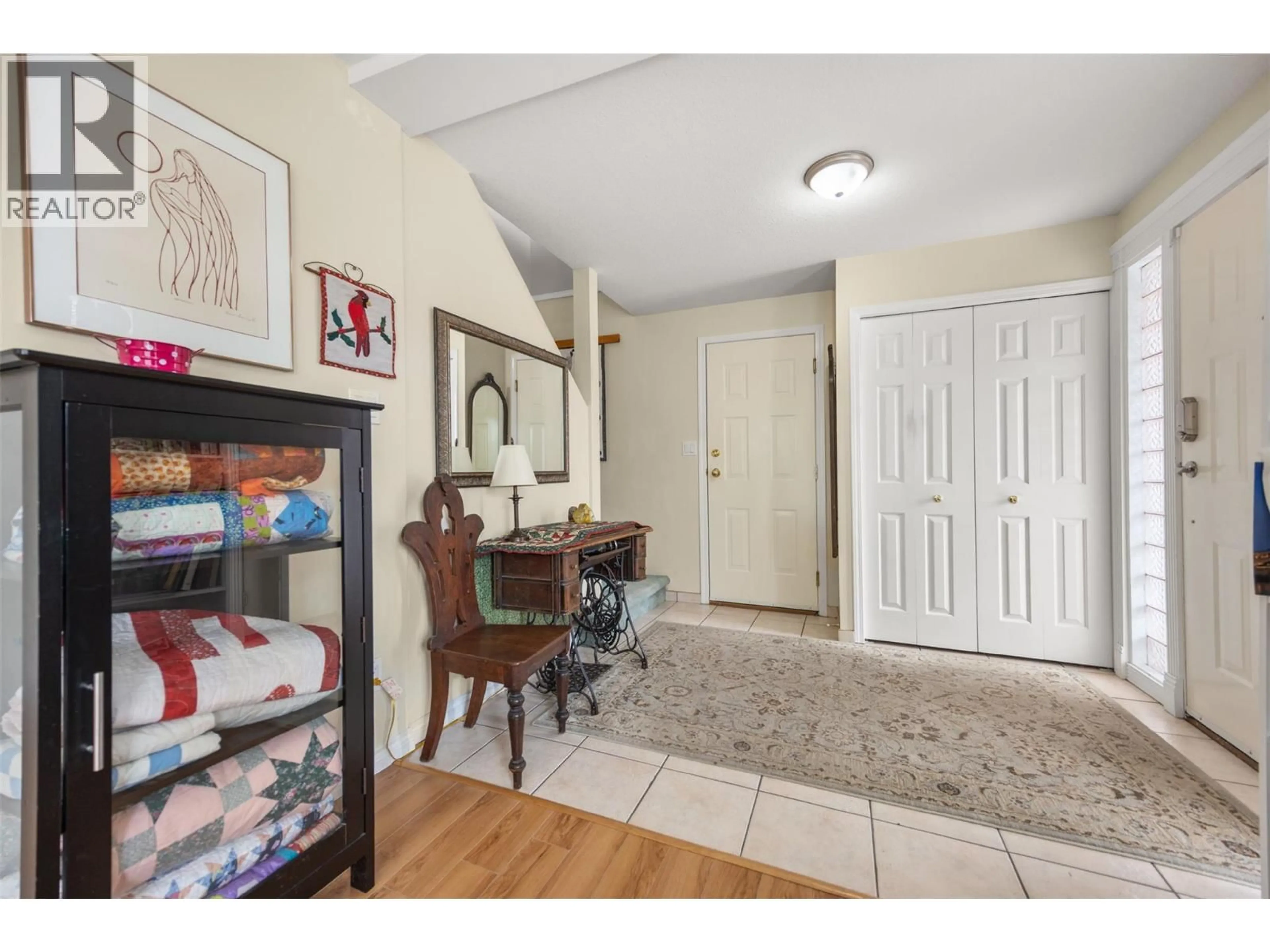 Indoor entryway for 5288 CLARENCE ROAD, Peachland British Columbia V0H1X2