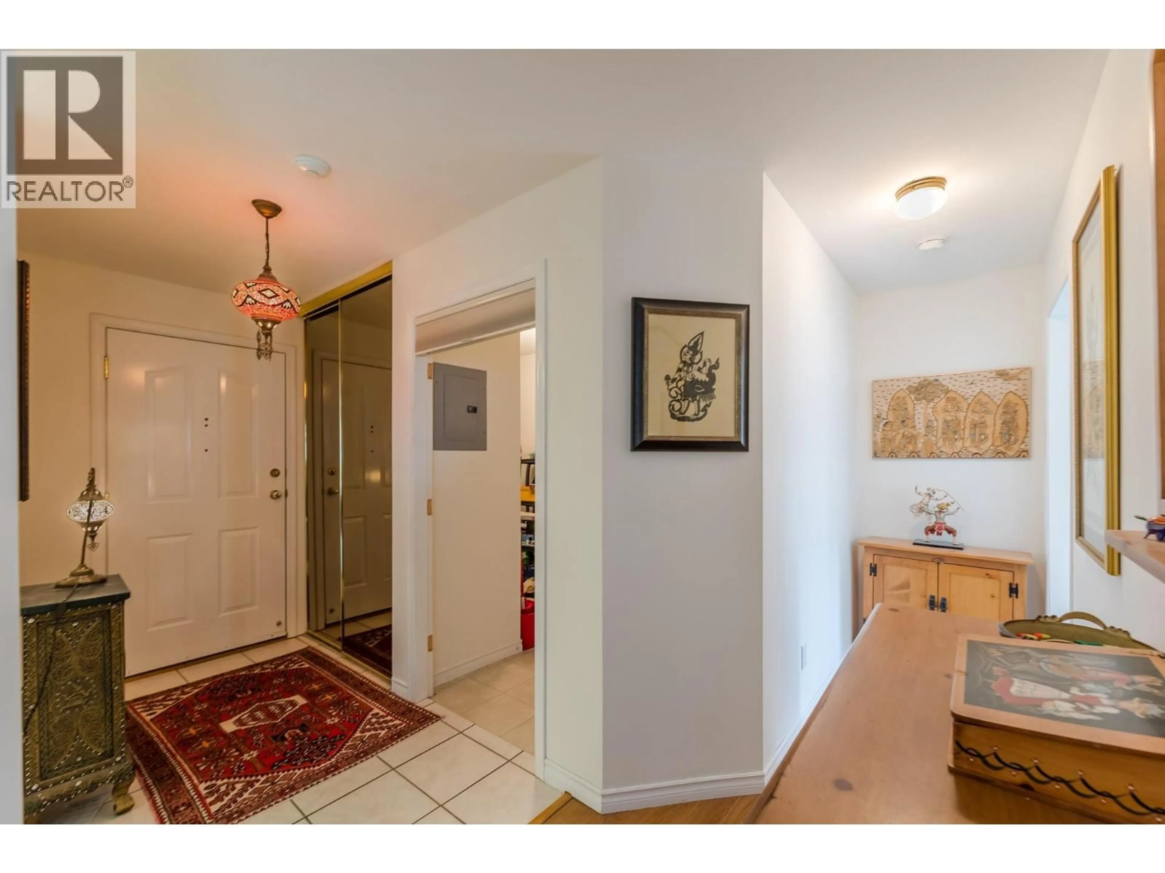 Indoor entryway for 104 - 8404 JUBILEE ROAD EAST, Summerland British Columbia V0H1Z5