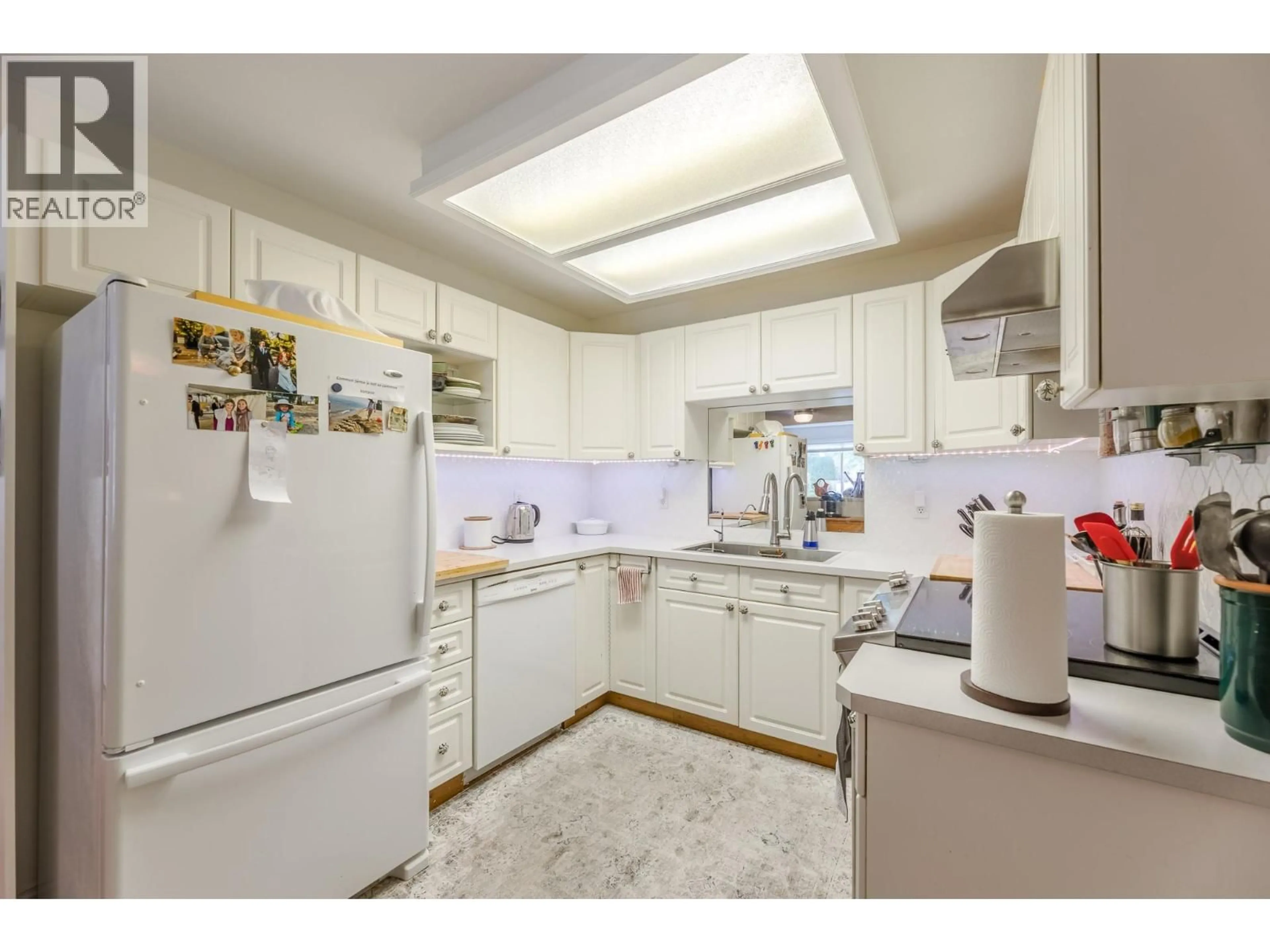 Standard kitchen, unknown for 104 - 8404 JUBILEE ROAD EAST, Summerland British Columbia V0H1Z5
