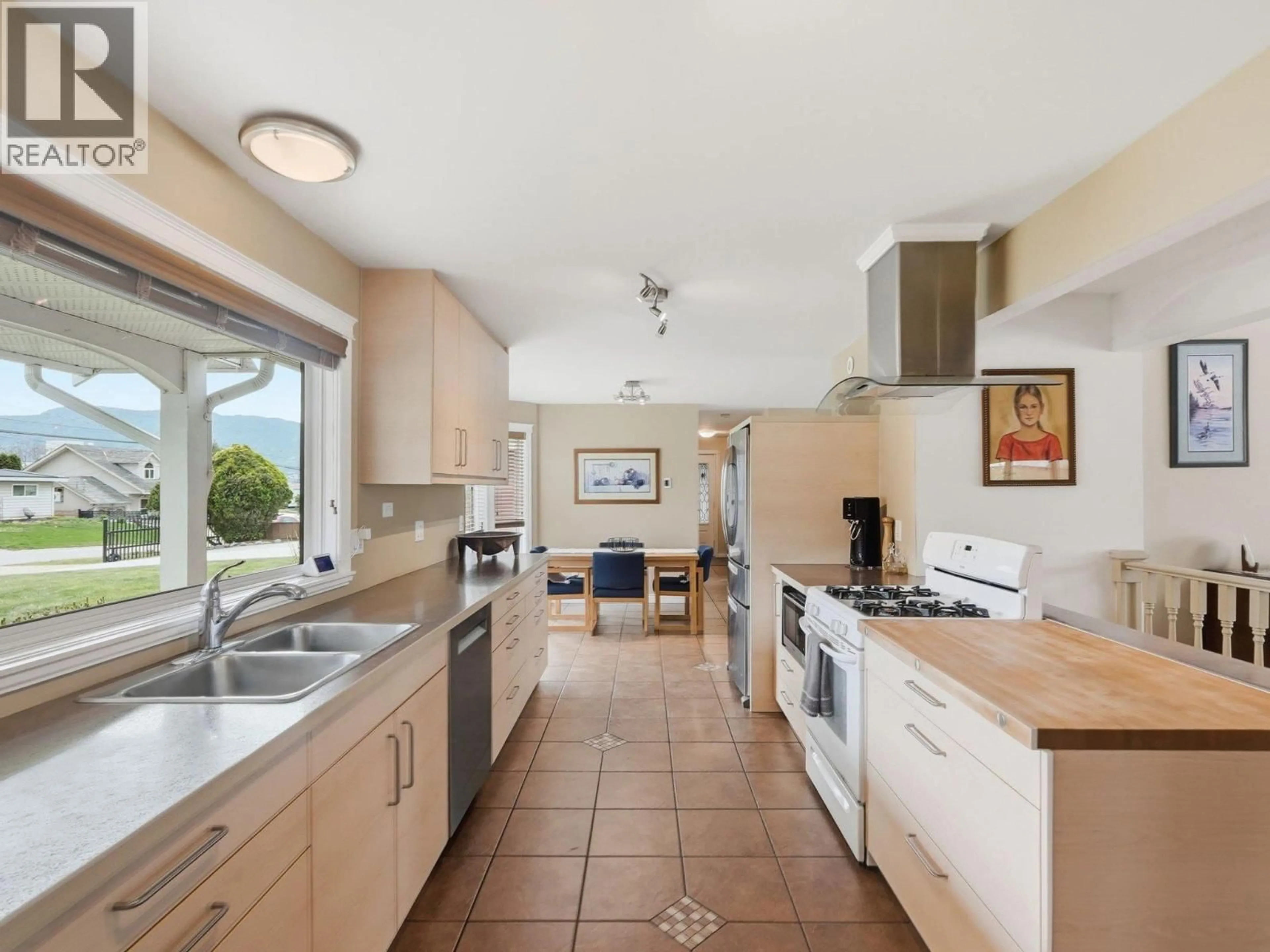 Unknown for 855 ROSS AVENUE, Penticton British Columbia V2A3A5