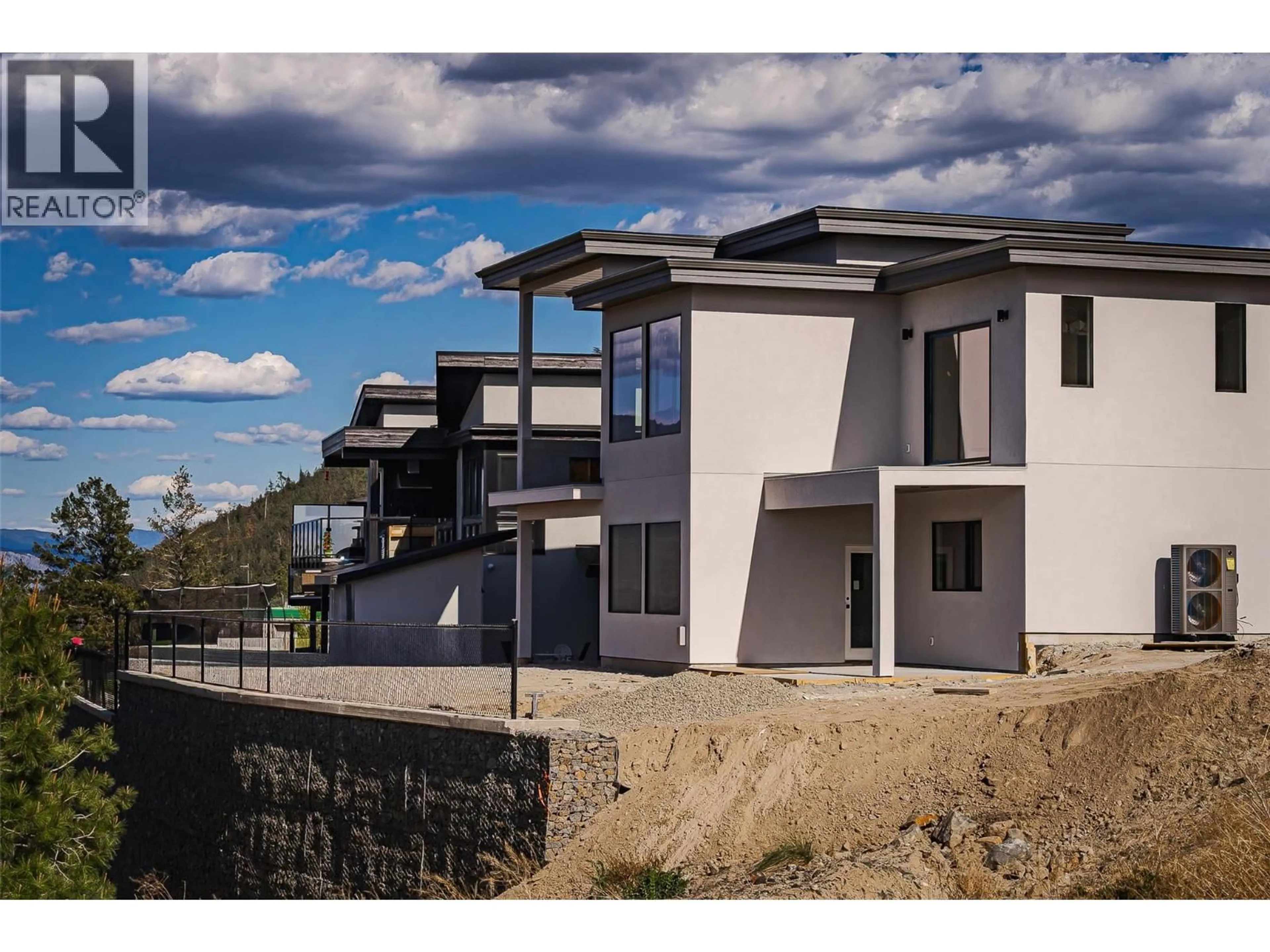 Home with vinyl exterior material, unknown for 2281 COLDWATER DRIVE, Kamloops British Columbia V2E0E6