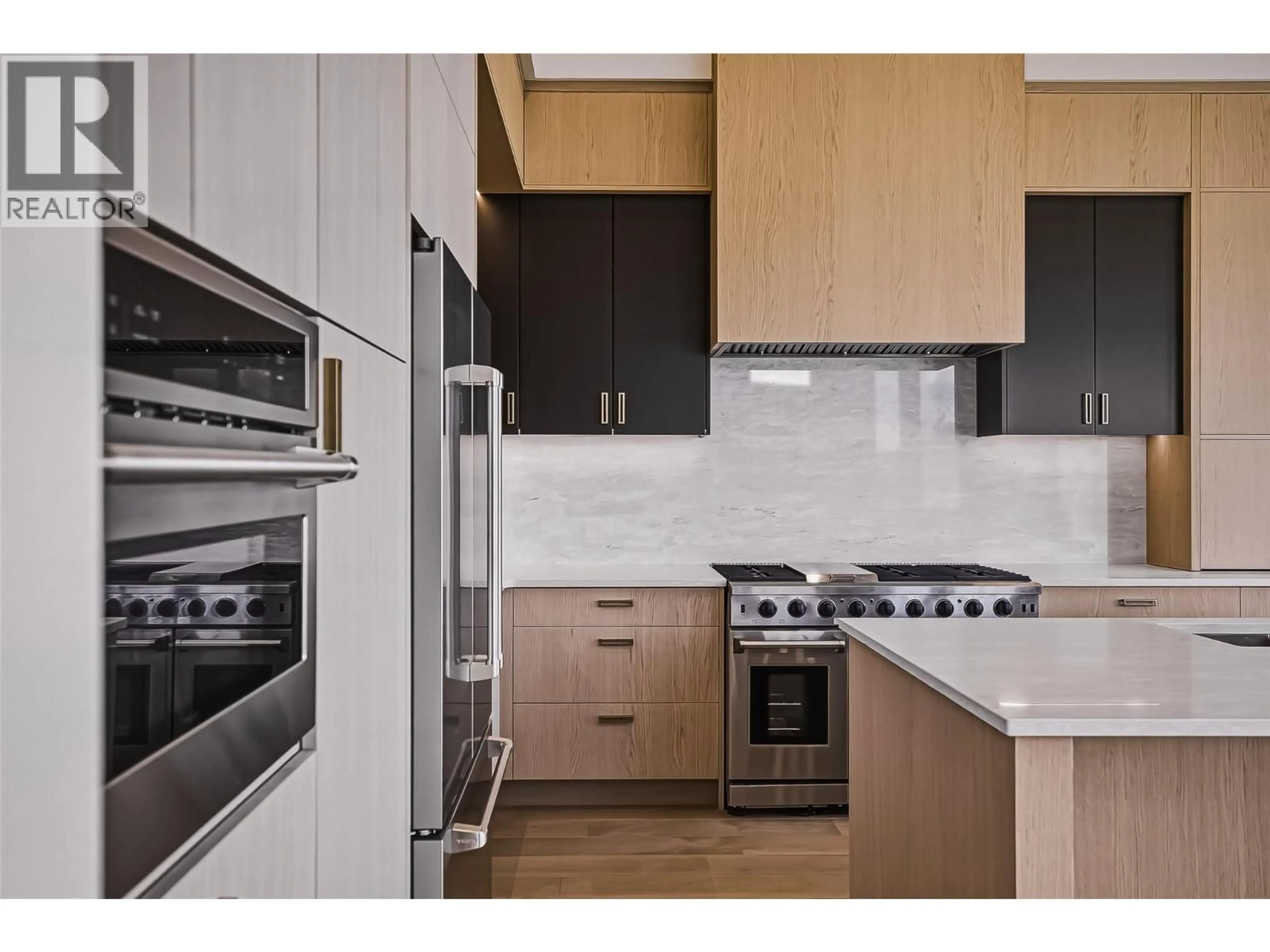 Standard kitchen, unknown for 2281 COLDWATER DRIVE, Kamloops British Columbia V2E0E6