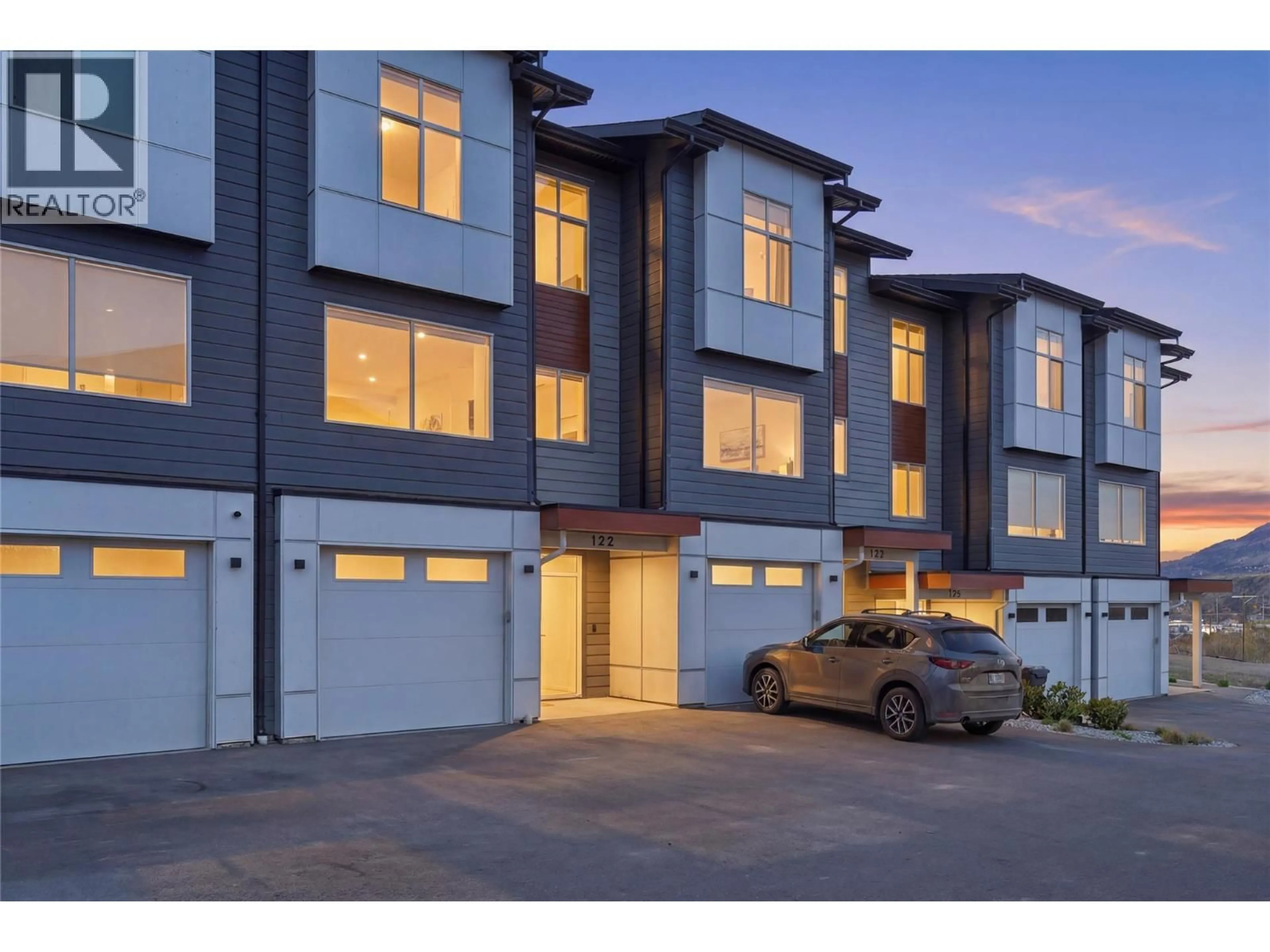 Indoor garage for 122 RIVER GATE DRIVE, Kamloops British Columbia V2H0E4