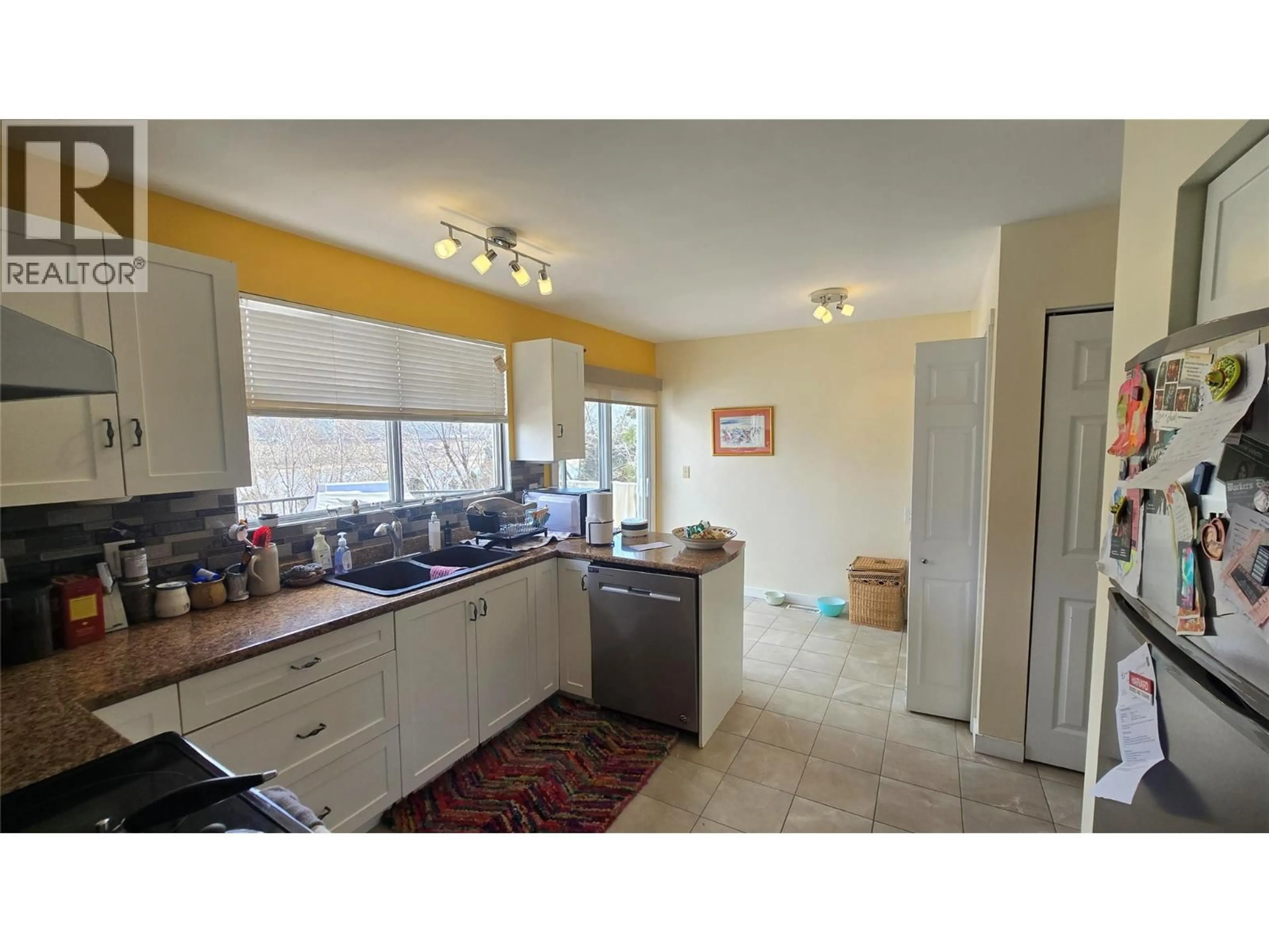 Standard kitchen, unknown for 2191 PERRYVILLE PLACE, Kamloops British Columbia V2B7Y1