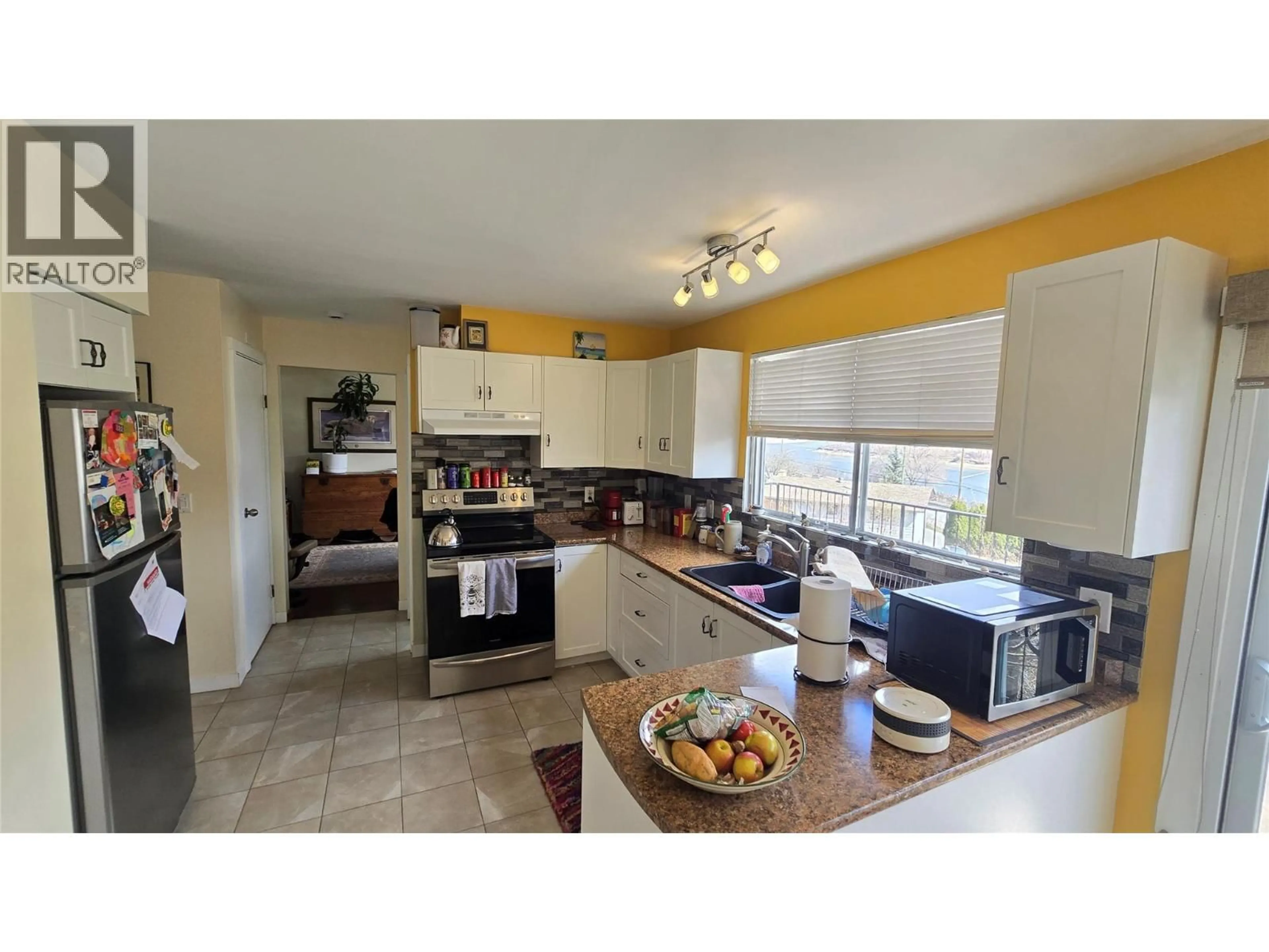 Open concept kitchen, ceramic/tile floor for 2191 PERRYVILLE PLACE, Kamloops British Columbia V2B7Y1