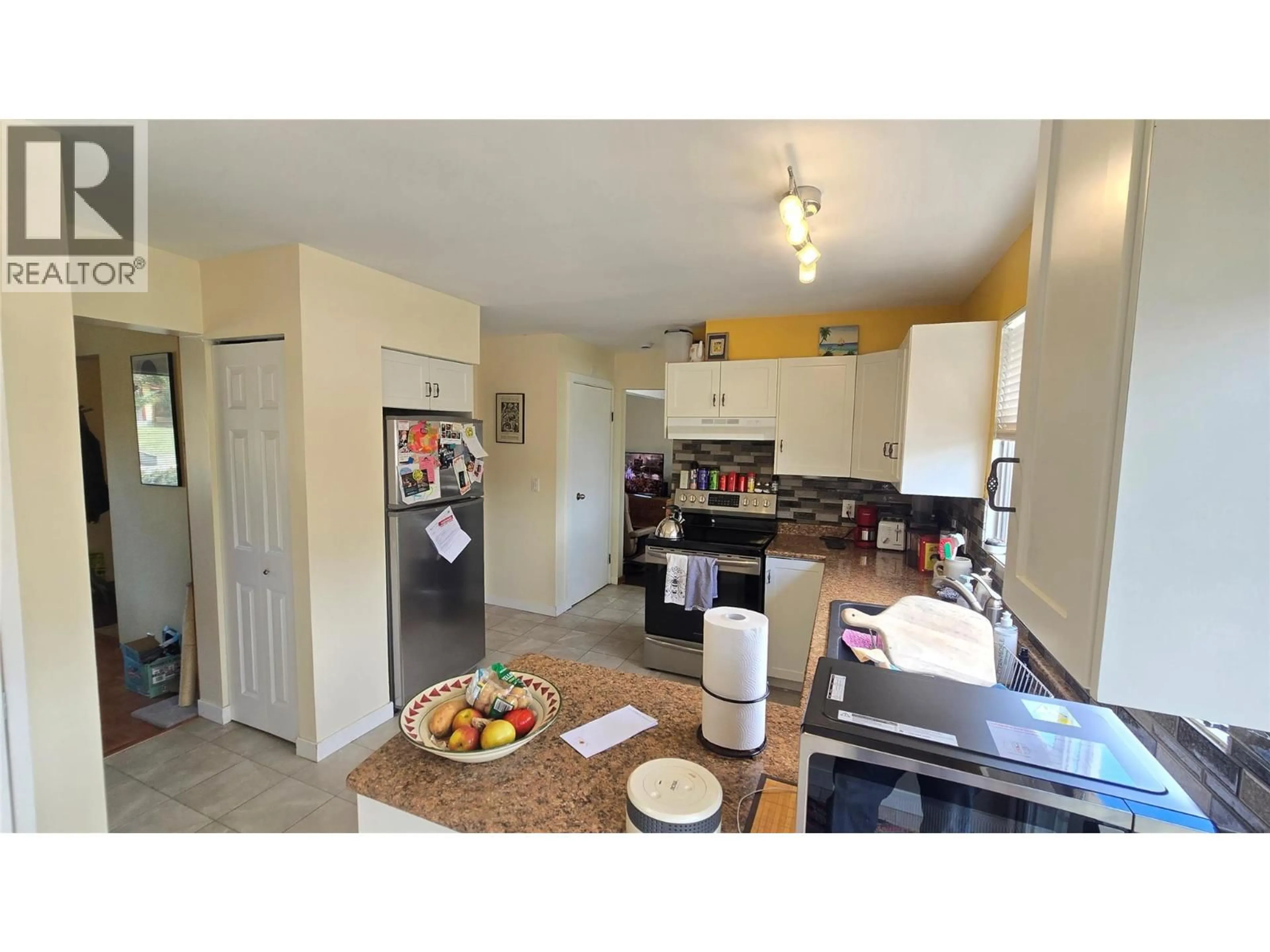 Standard kitchen, unknown for 2191 PERRYVILLE PLACE, Kamloops British Columbia V2B7Y1