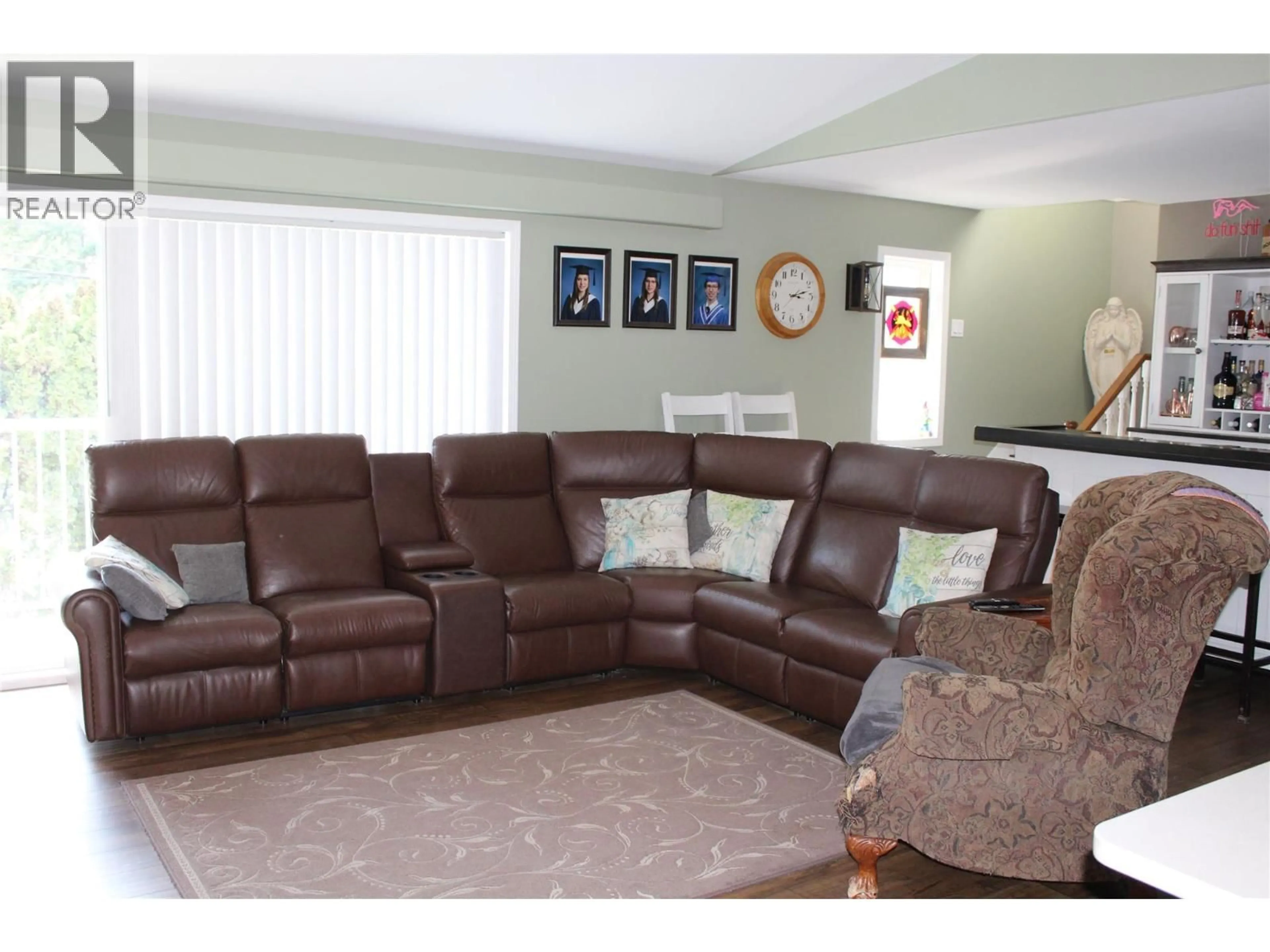 Living room with furniture, unknown for 1021 12 AVENUE SOUTHEAST, Salmon Arm British Columbia V1E2C8