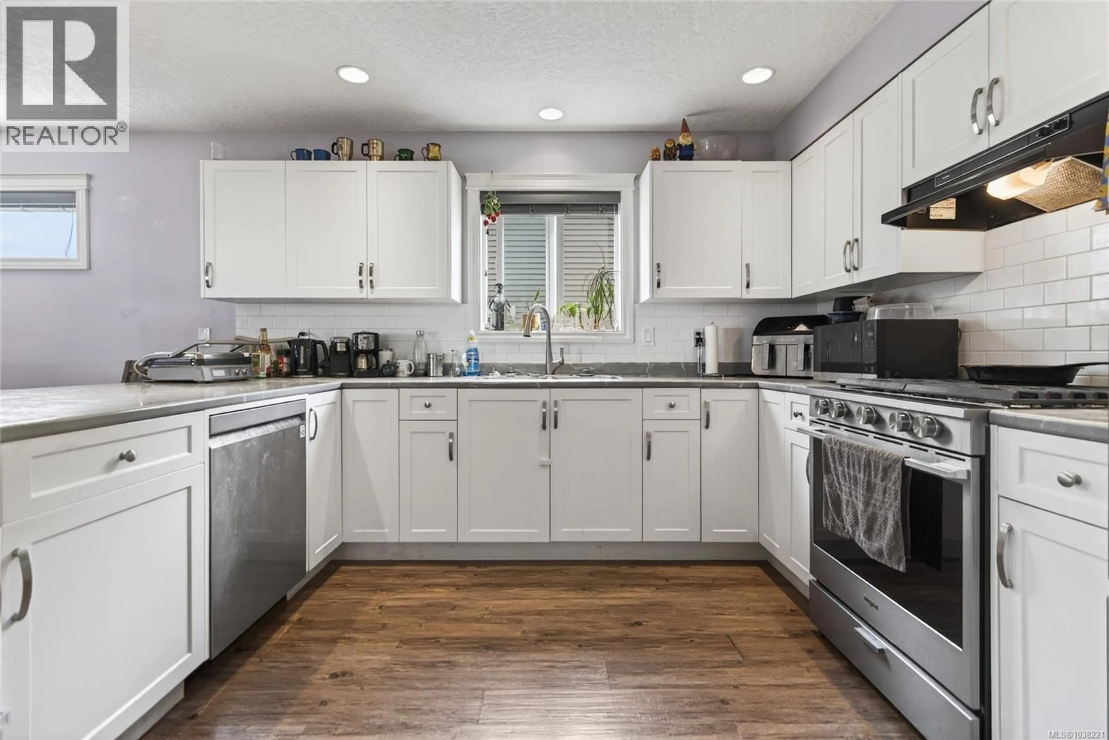 Standard kitchen, unknown for 2593 SWANSON STREET, Courtenay British Columbia V9N0C3