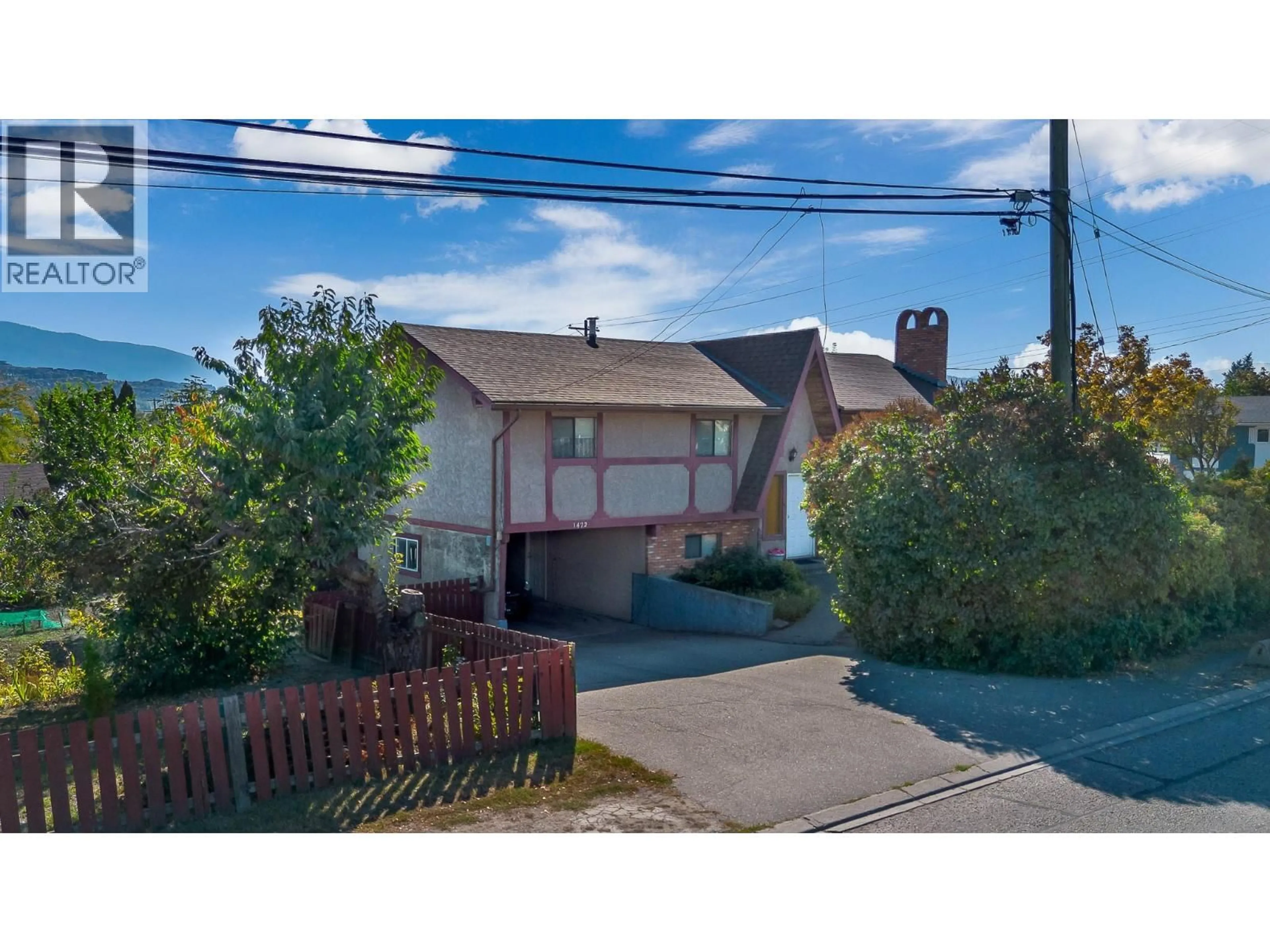 A pic from outside/outdoor area/front of a property/back of a property/a pic from drone, street for 1472 25 AVENUE, Vernon British Columbia V1T1M5