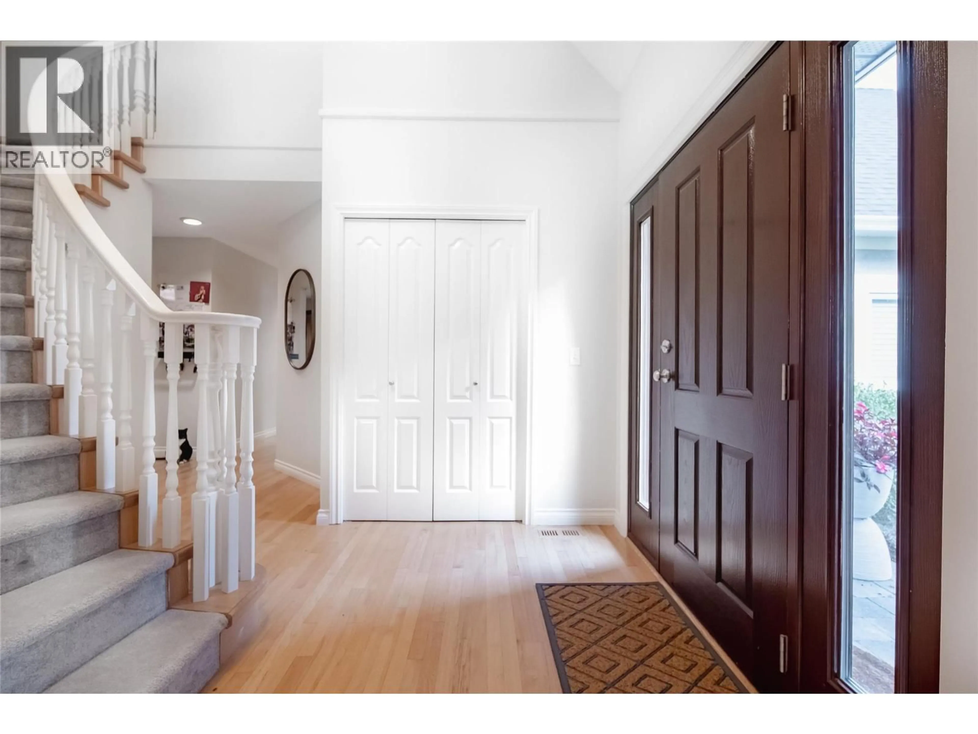 Indoor entryway for 463 CASCIA DRIVE, Kelowna British Columbia V1W3C7