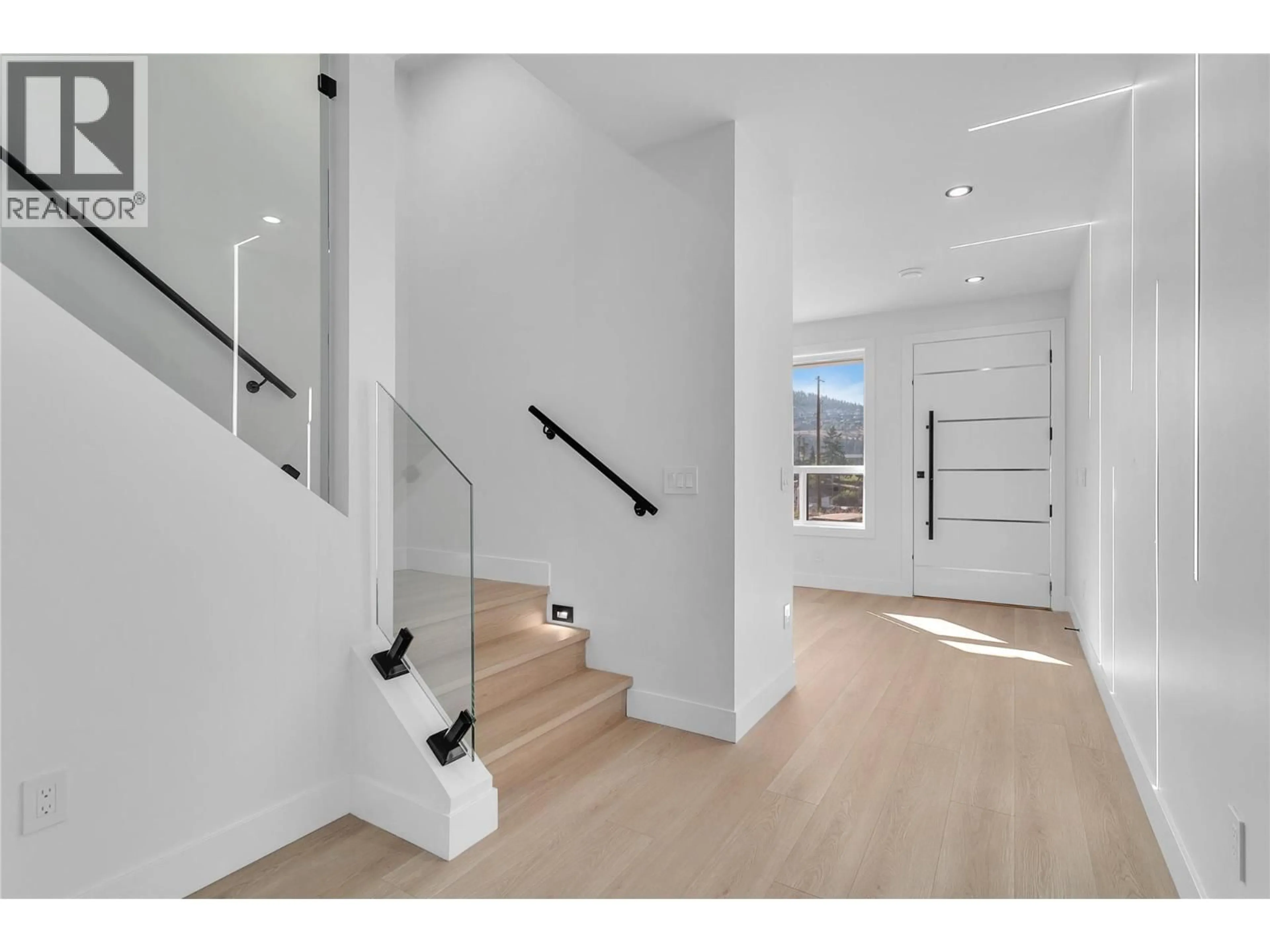 Unknown for 1176 HUME AVENUE, Kelowna British Columbia V1P0A9