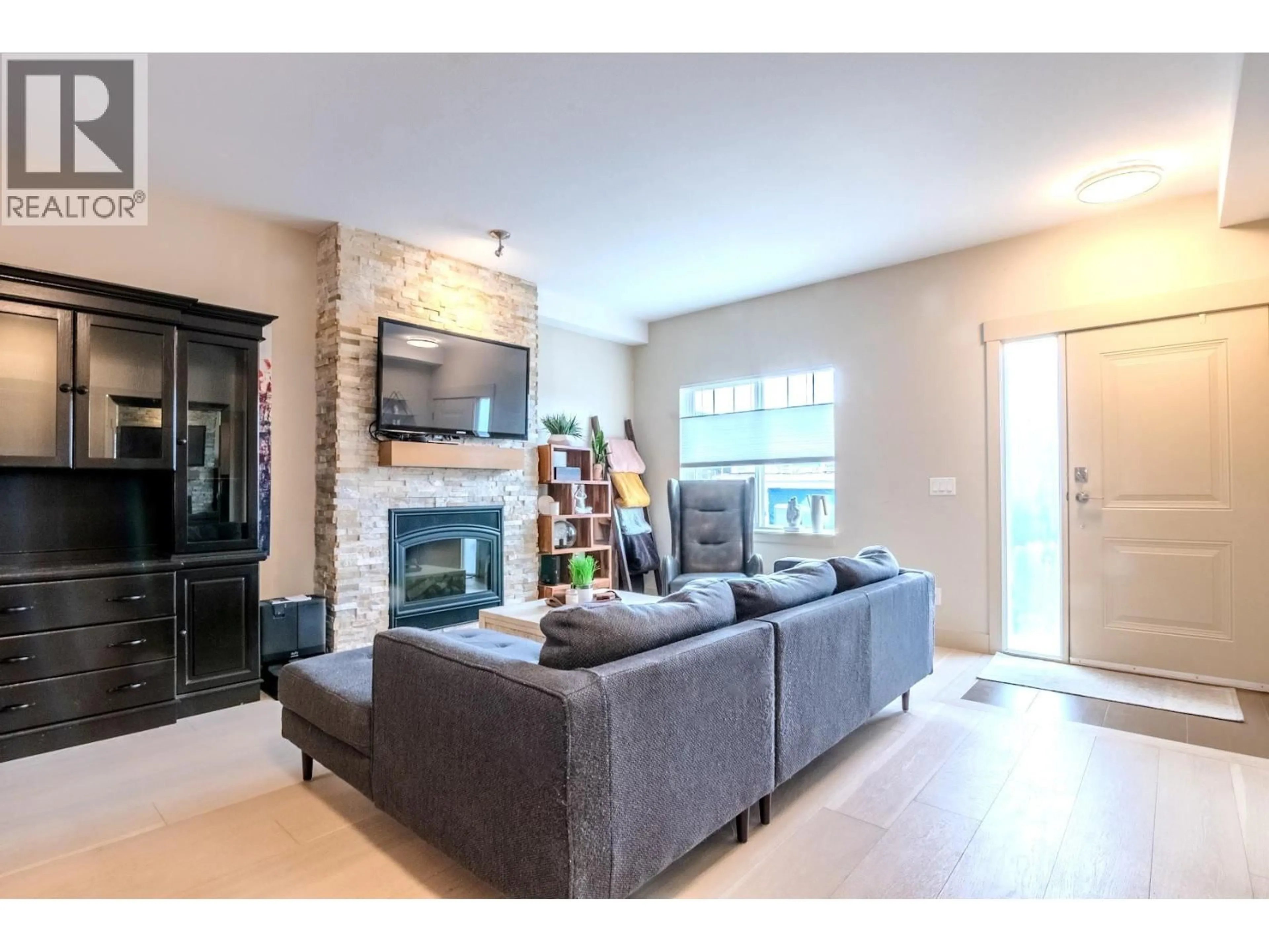 Living room with furniture, unknown for 10 - 600 SHERWOOD ROAD, Kelowna British Columbia V1W5K1