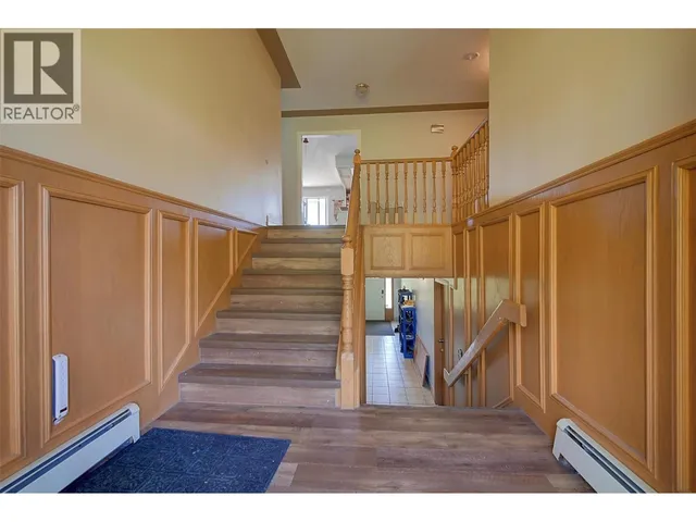 215 ARAB ROAD, Kelowna 4