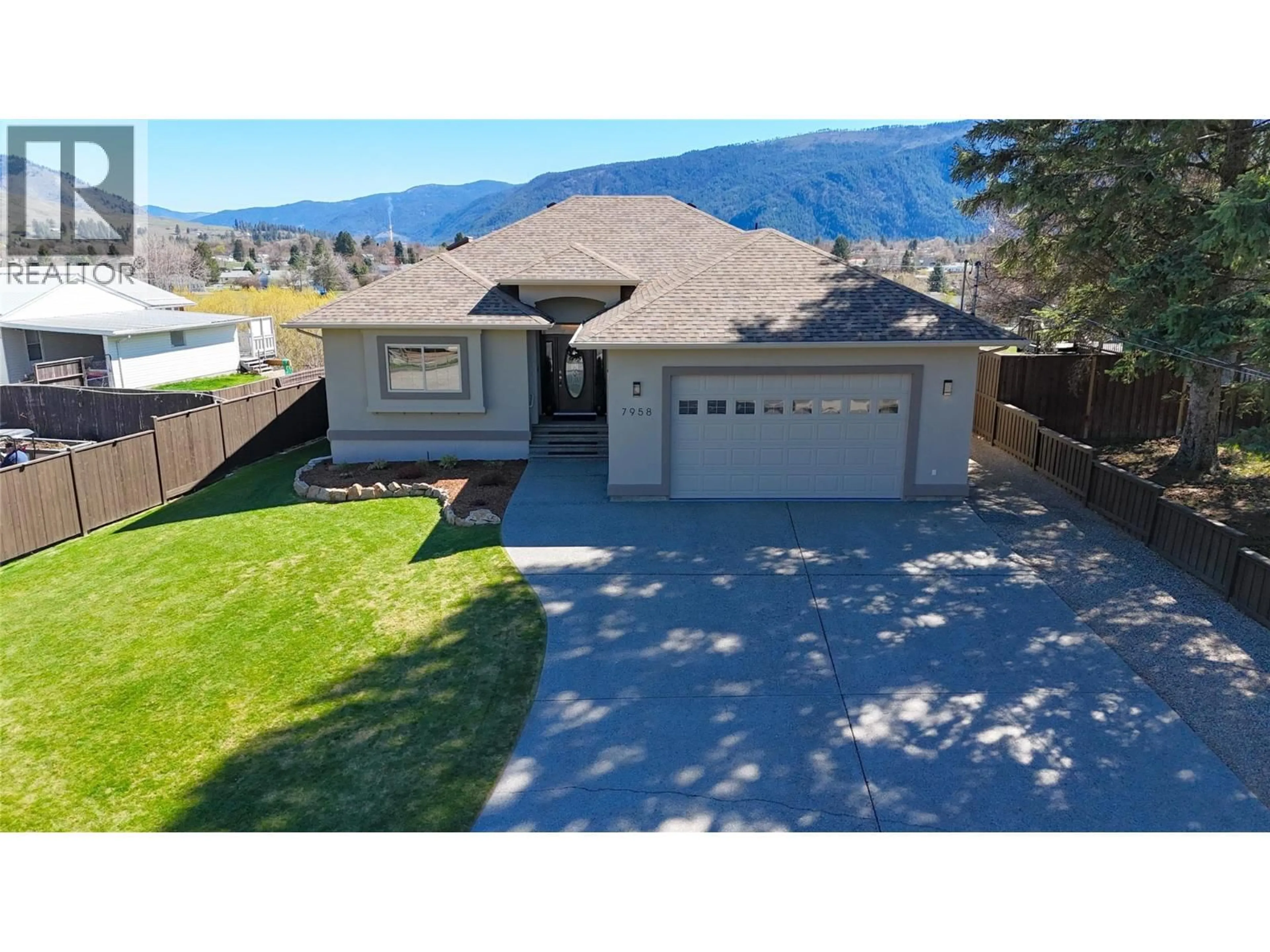 A pic from outside/outdoor area/front of a property/back of a property/a pic from drone, mountain view for 7958 MCCALLUM VIEW DRIVE, Grand Forks British Columbia V0H1H2