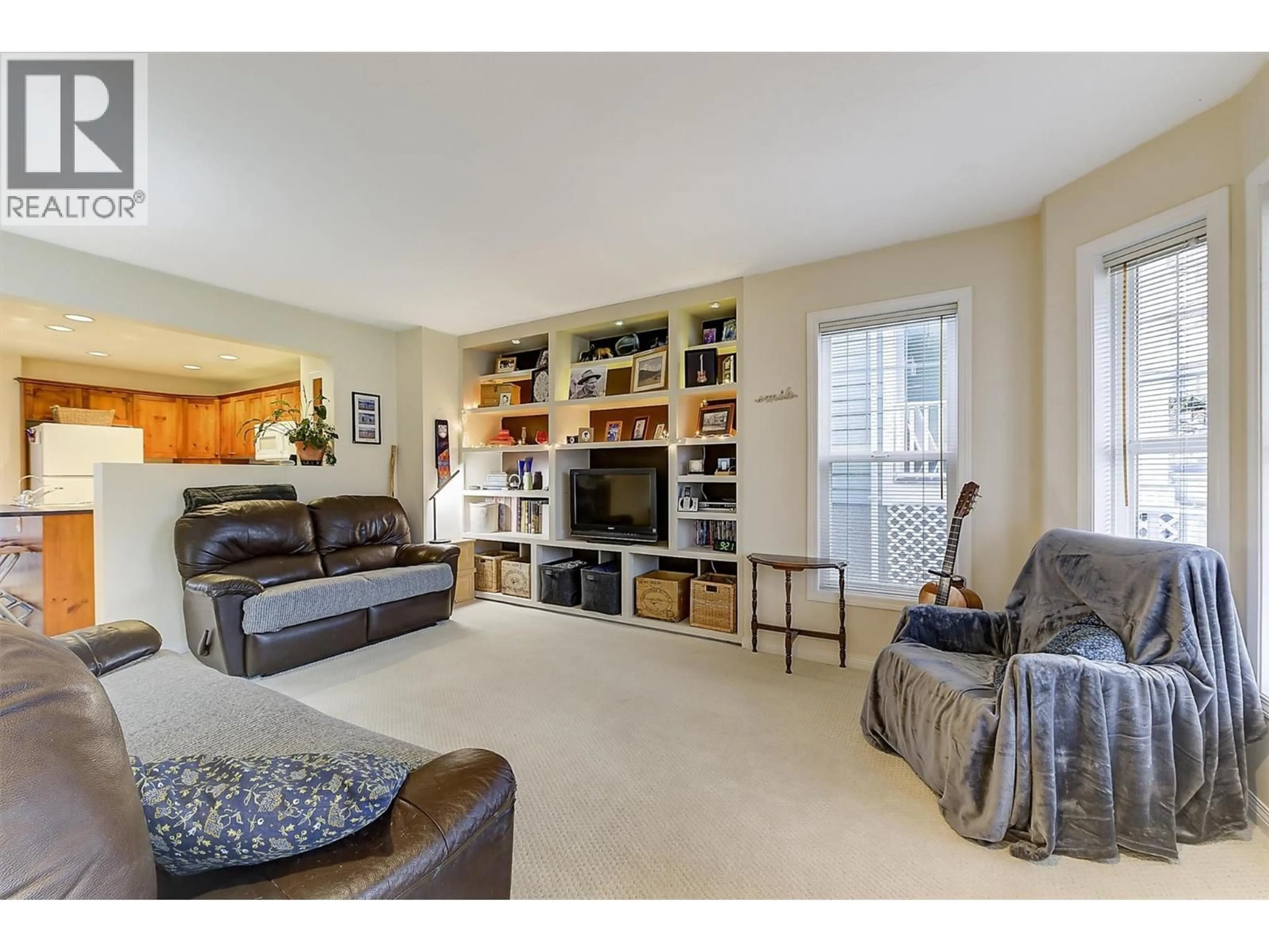 Living room with furniture, unknown for 5280 ALLENBY LANE, Kelowna British Columbia V1W4T8