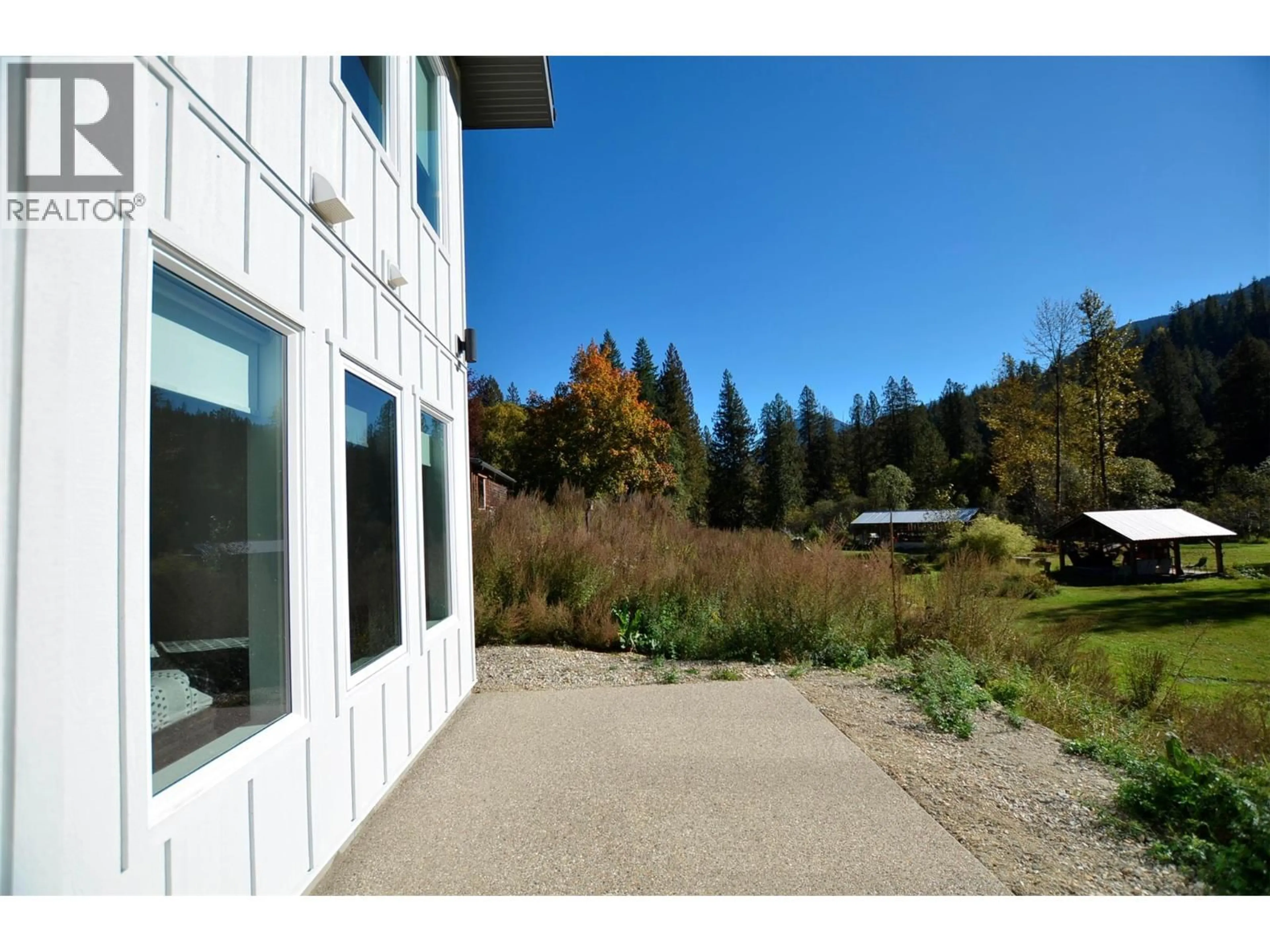 Patio, unknown for 5916 FERGUSON FRONTAGE ROAD, Malakwa British Columbia V0E2J0