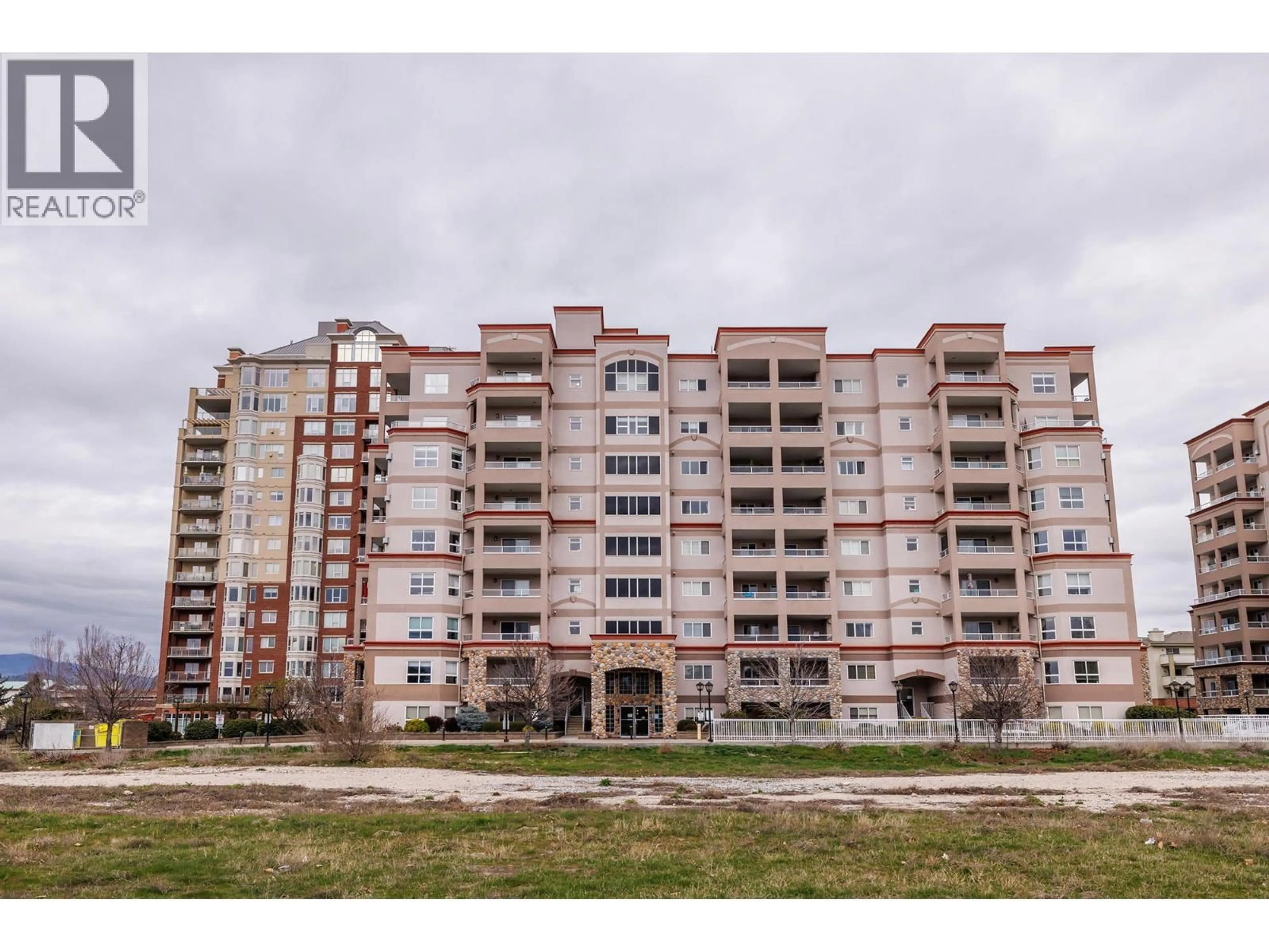 A pic from outside/outdoor area/front of a property/back of a property/a pic from drone, building for 204 - 1967 UNDERHILL STREET, Kelowna British Columbia V1X8C9